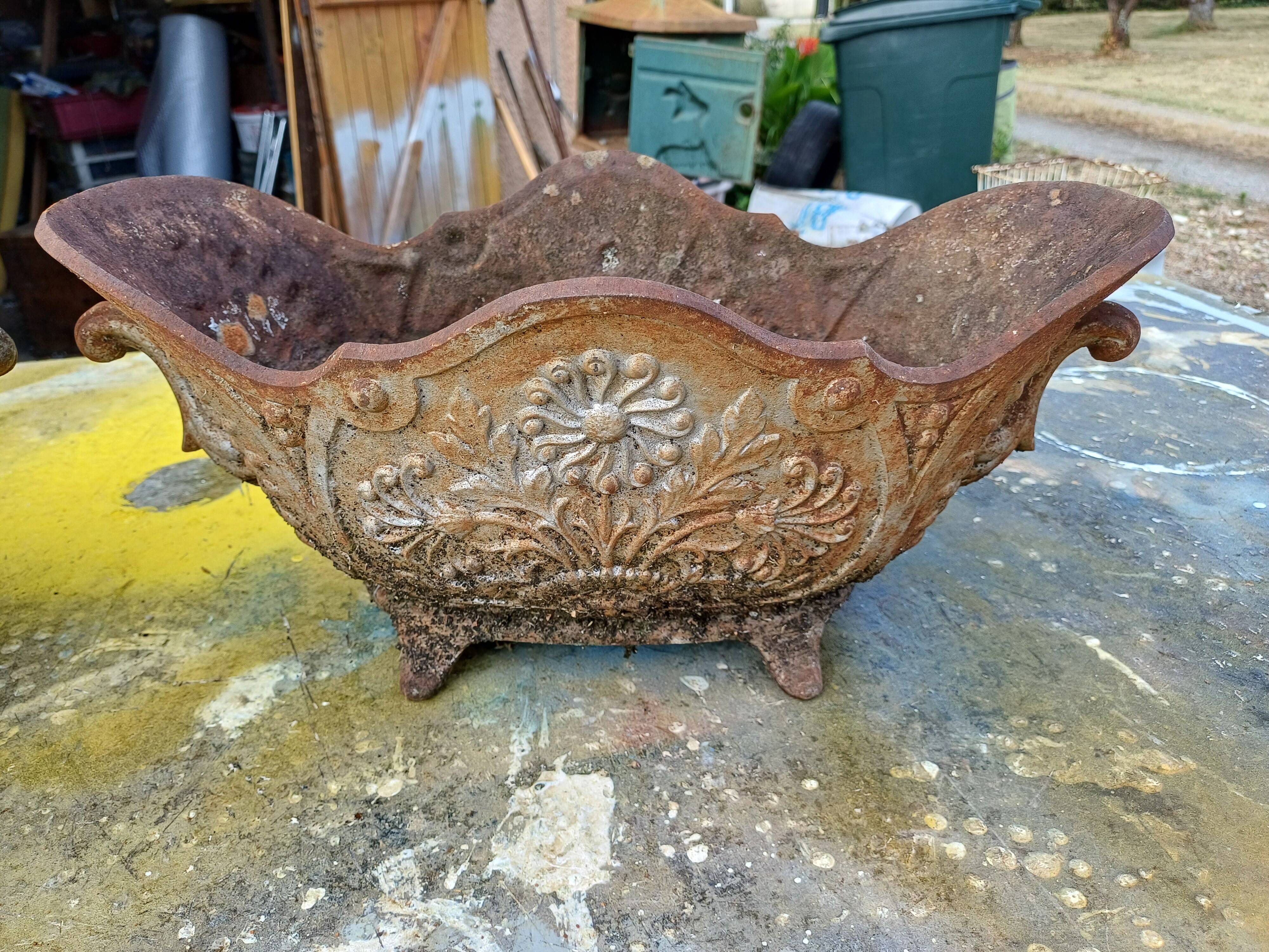 Pair of enamelled cast iron planters from 1900 from Charleville-Mézières
