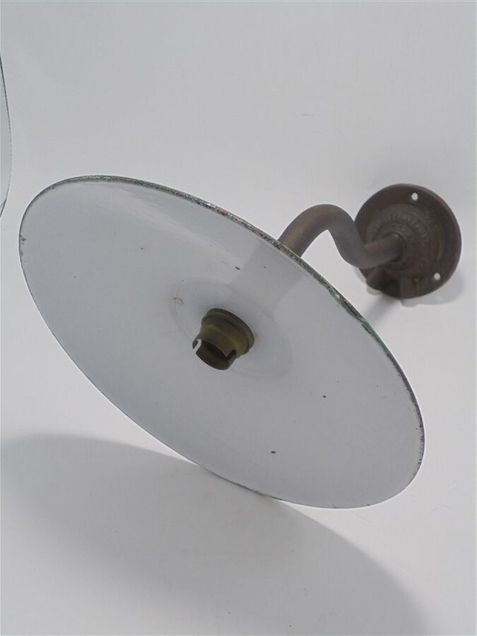 Gooseneck wall lamp
