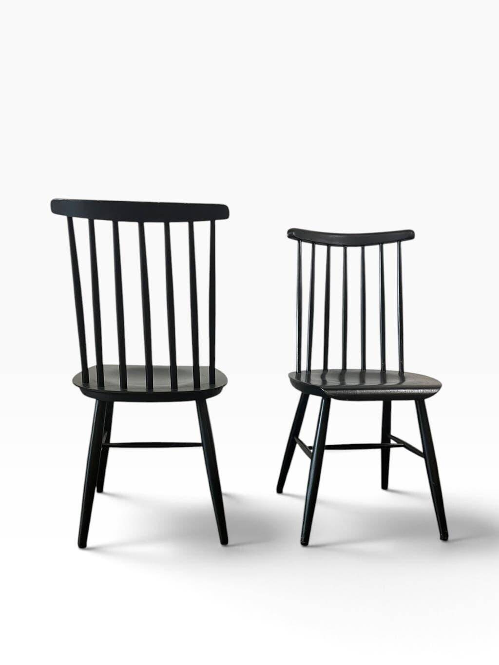 Set of 2 vintage black spindle wooden chairs