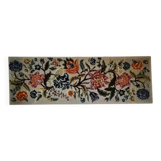 1970s wall tapestry with large multicoloured flowers