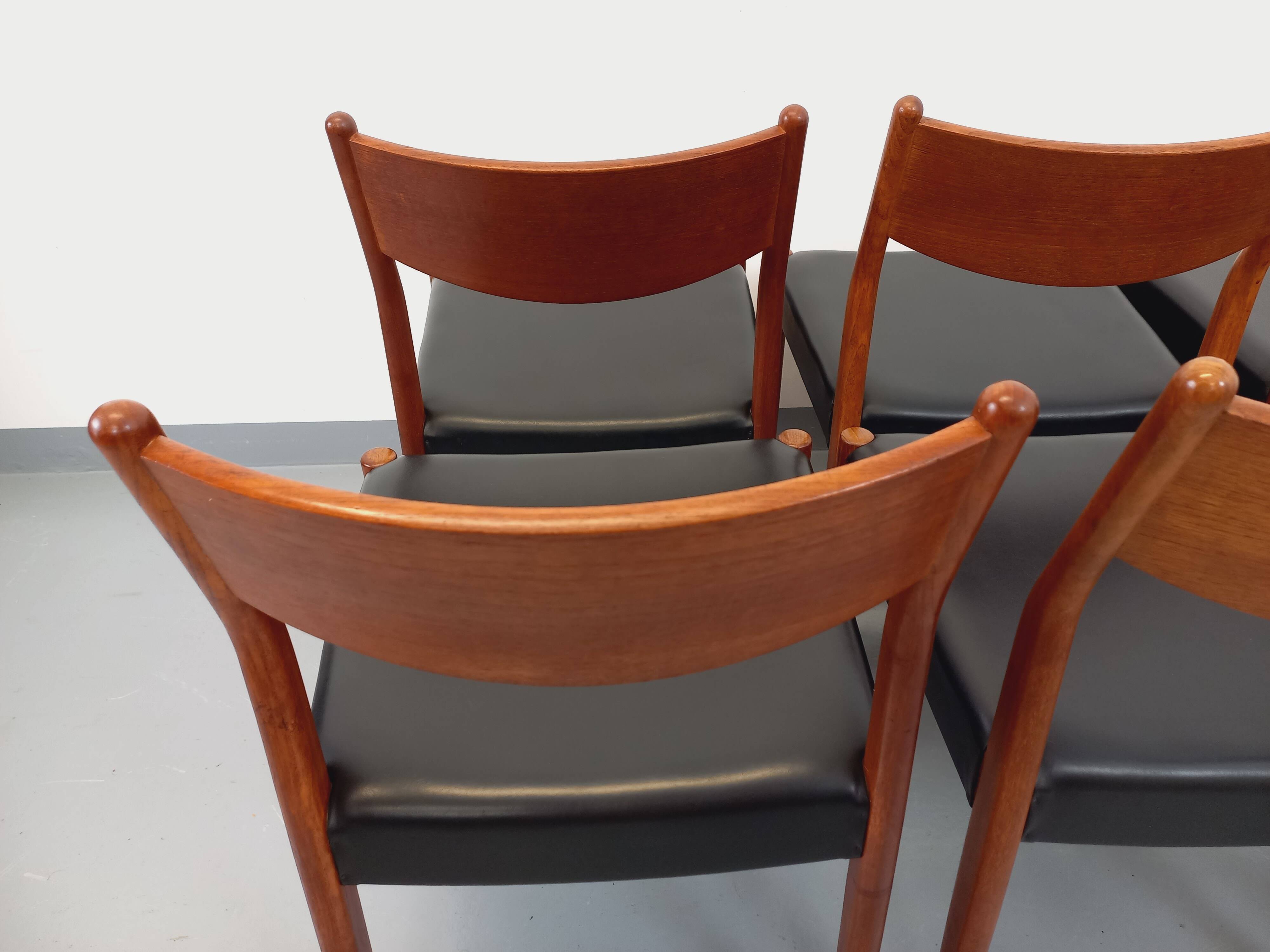 Set of 6 vintage Scandinavian Fristho Franeker chairs in teak and skai from the 60s