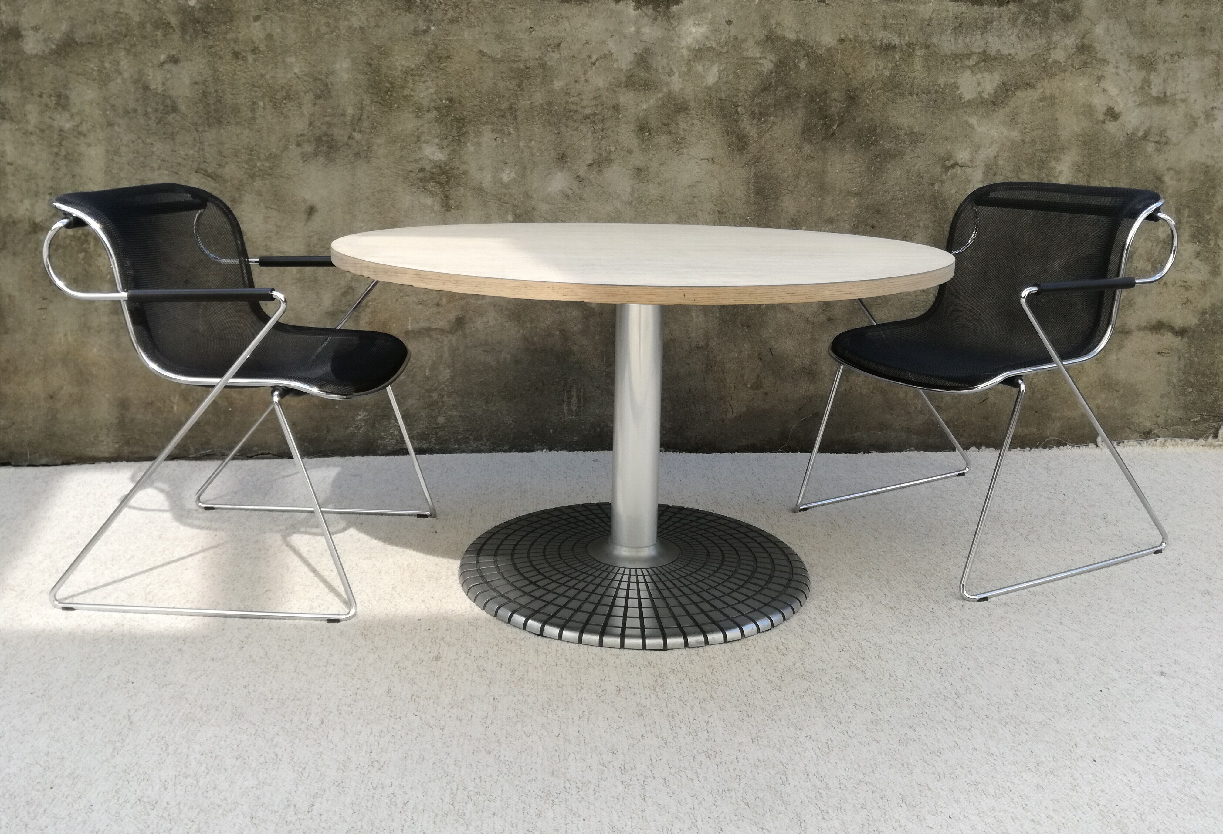 Design roundtable edited by Zanotta, 1980