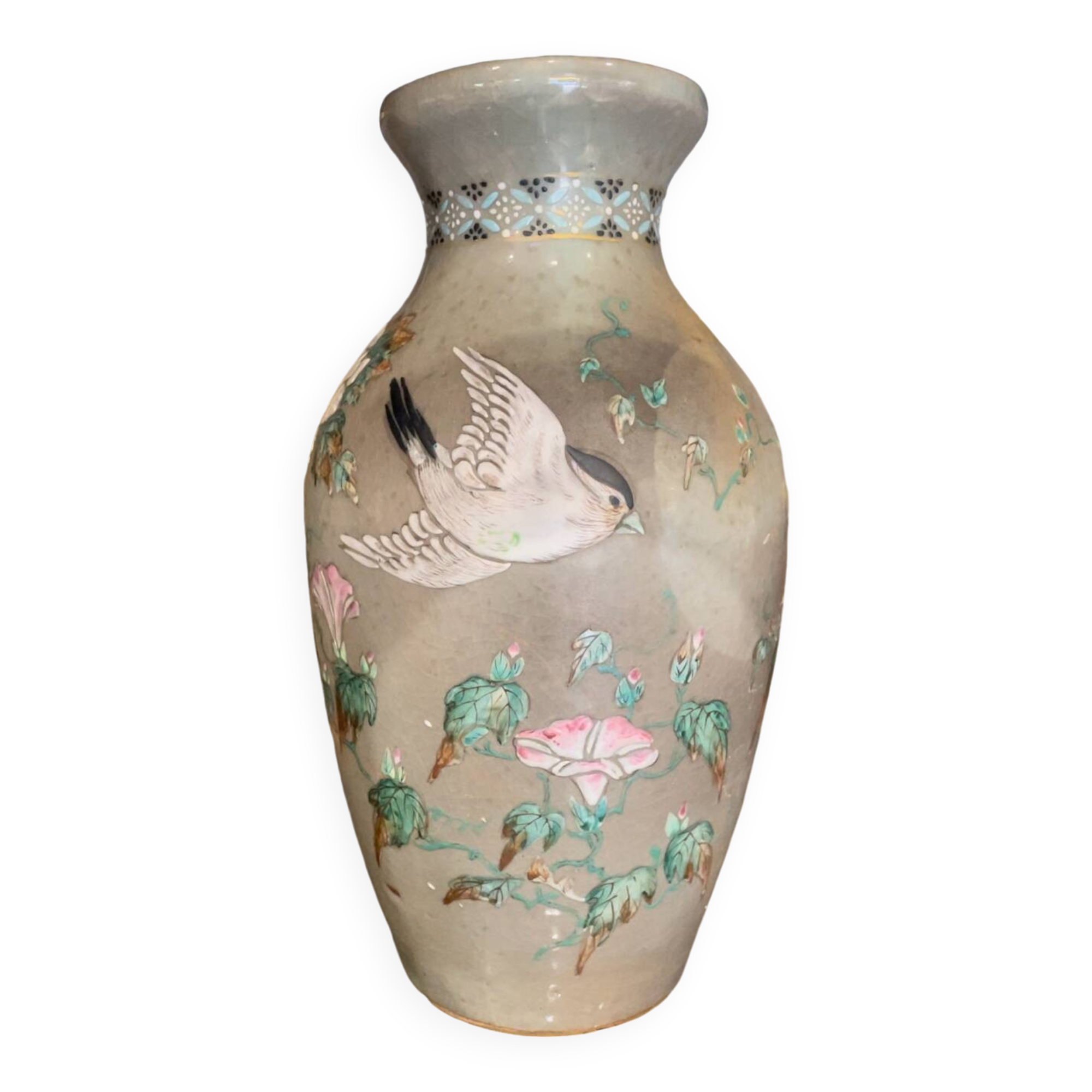 Antique Japanese vase in ceramic with floral and bird decoration, 19th century.