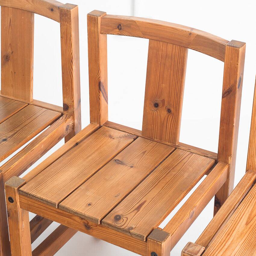 Set of four Scandinavian style chairs + bench. Pine wood. Produced by Sotka. Finland 70s