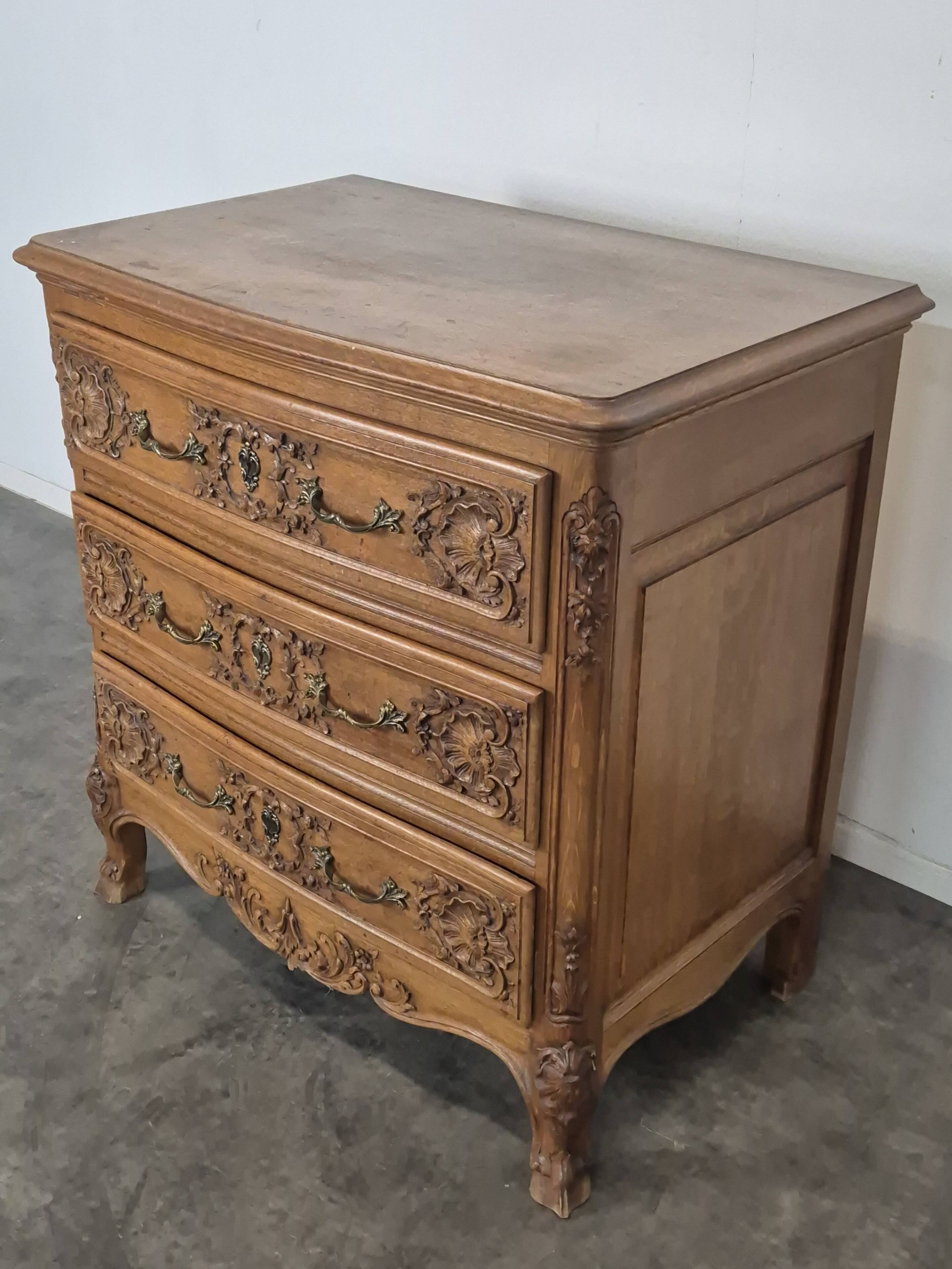 Liege commode in oak in the Louis XIV style