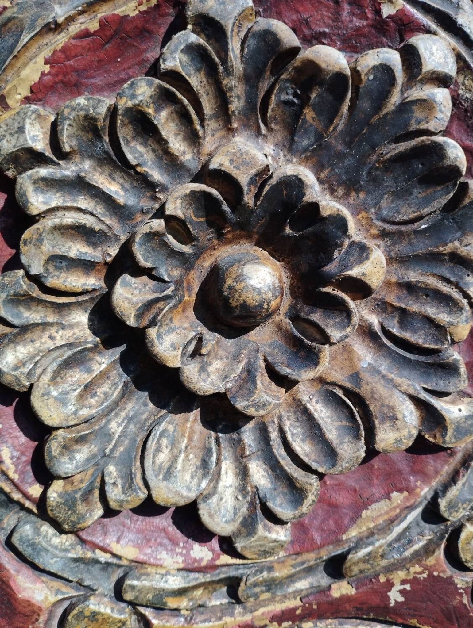 Trône polychrome