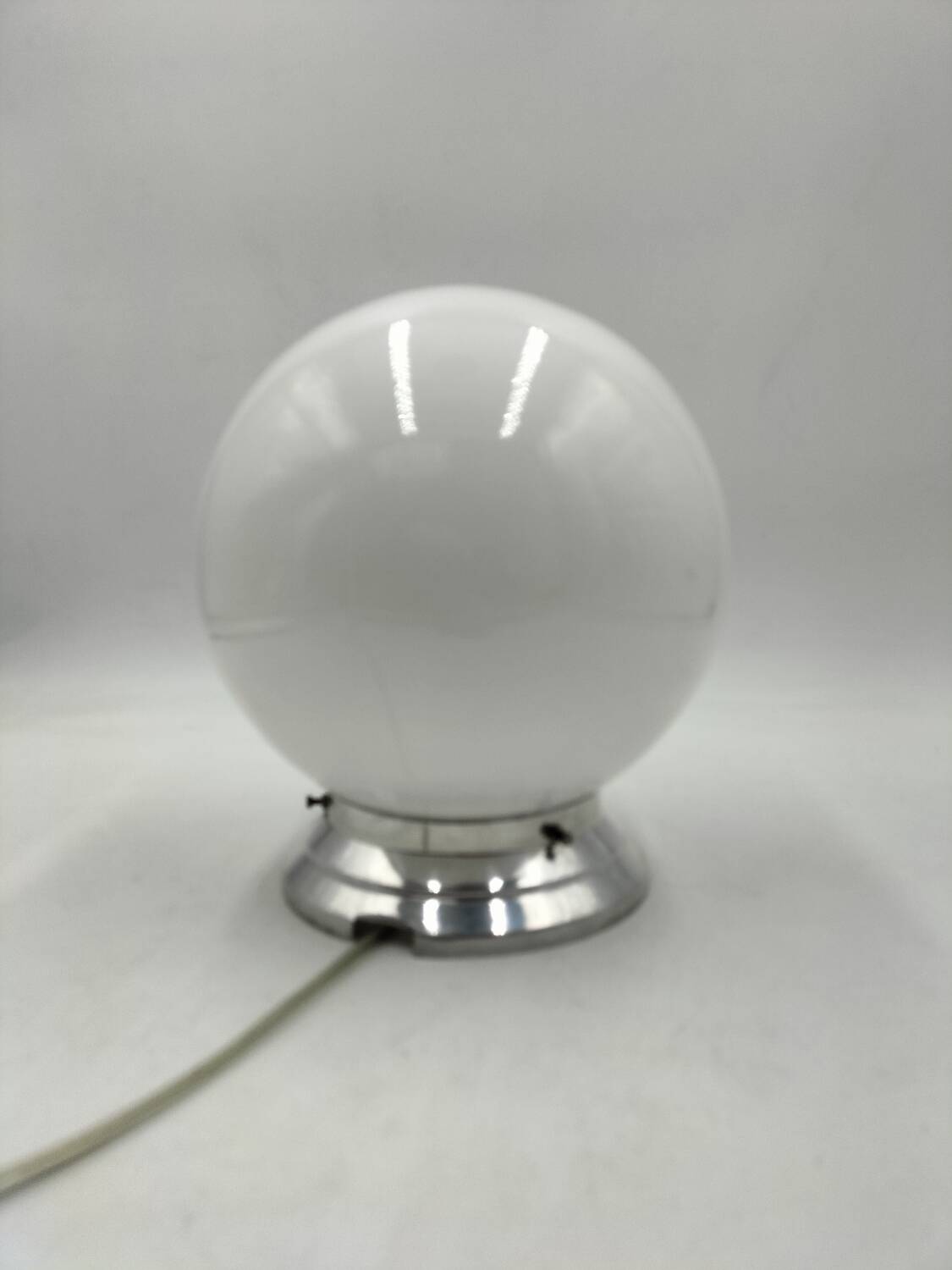 Opaline table lamp