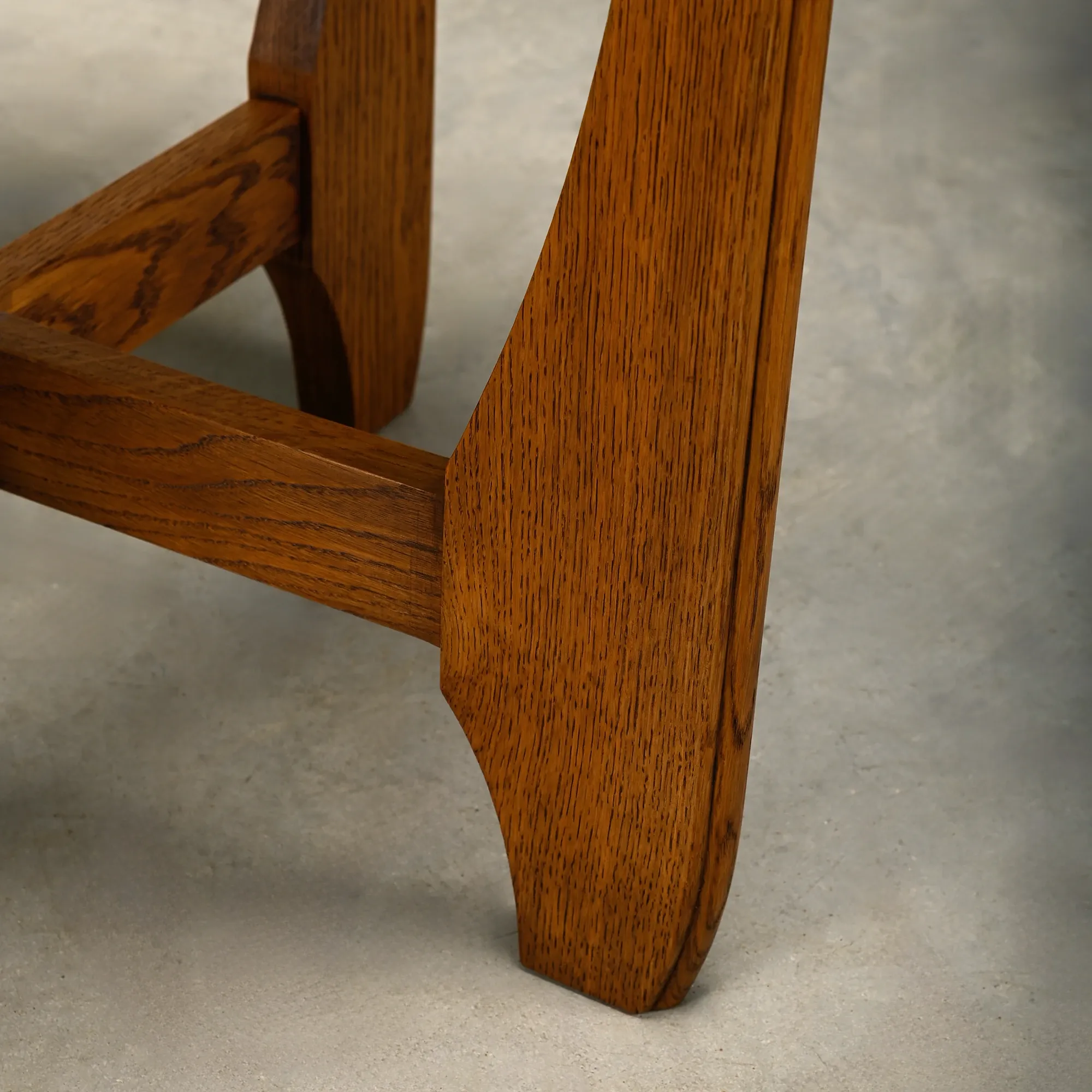 Dutch Art Deco Modernist Amsterdam School side table in Oak