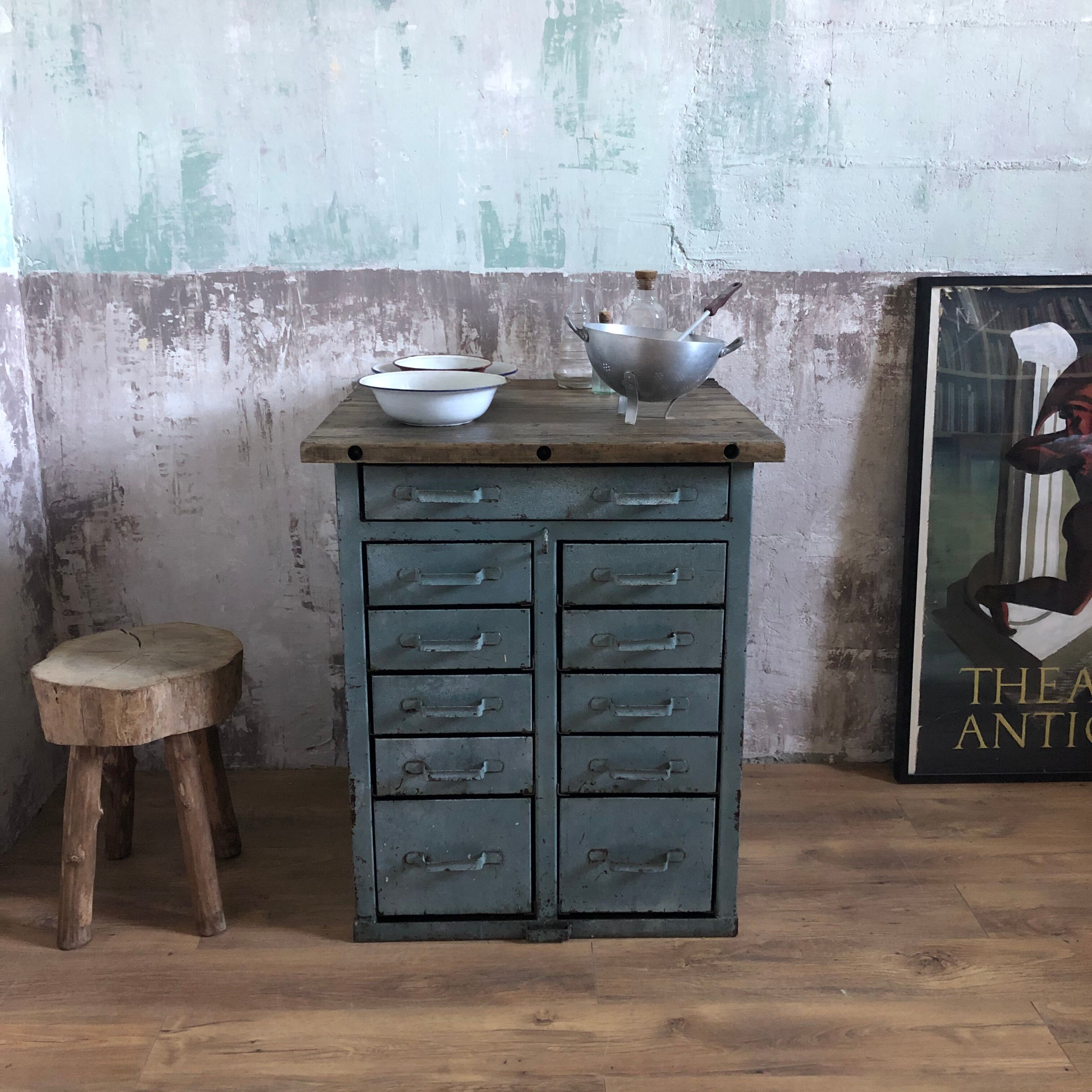 Workshop furniture with drawers, metal and wood