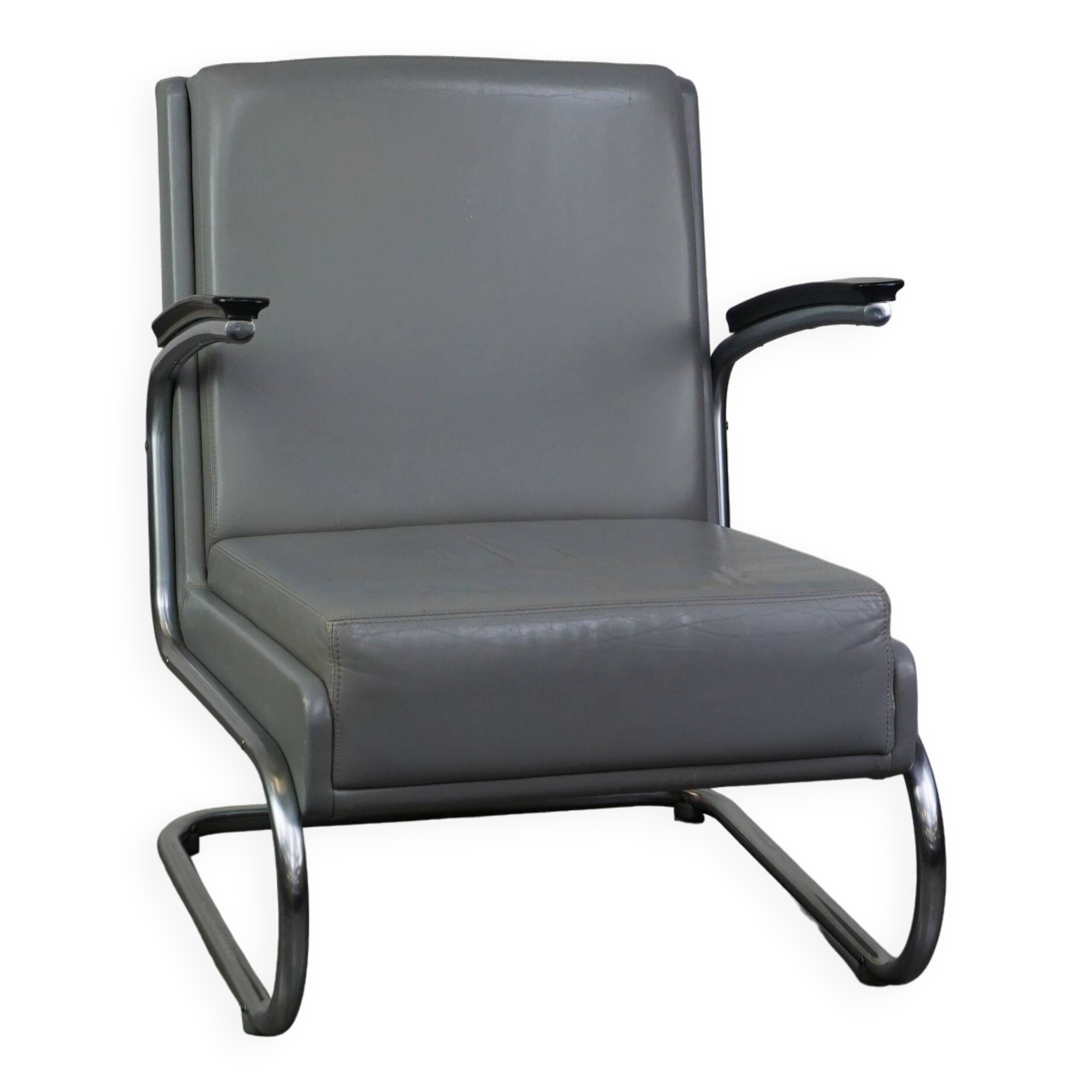 Vintage grey cow leather bauhaus design armchair by Ahrend de Cirkel