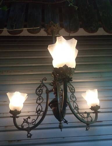 Antique, rare and important gas chandelier from the Napoléon III period and style, weighing 4.8 kg.