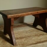 Banc repose-pied ancien en bois massif