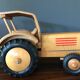 Ancien tracteur en bois de Friedrich Fröbel Werdau 1960  Allemagne de l est (GDR )en tres bon état !