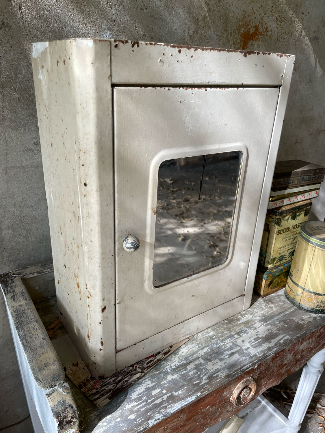 Medicine cabinet