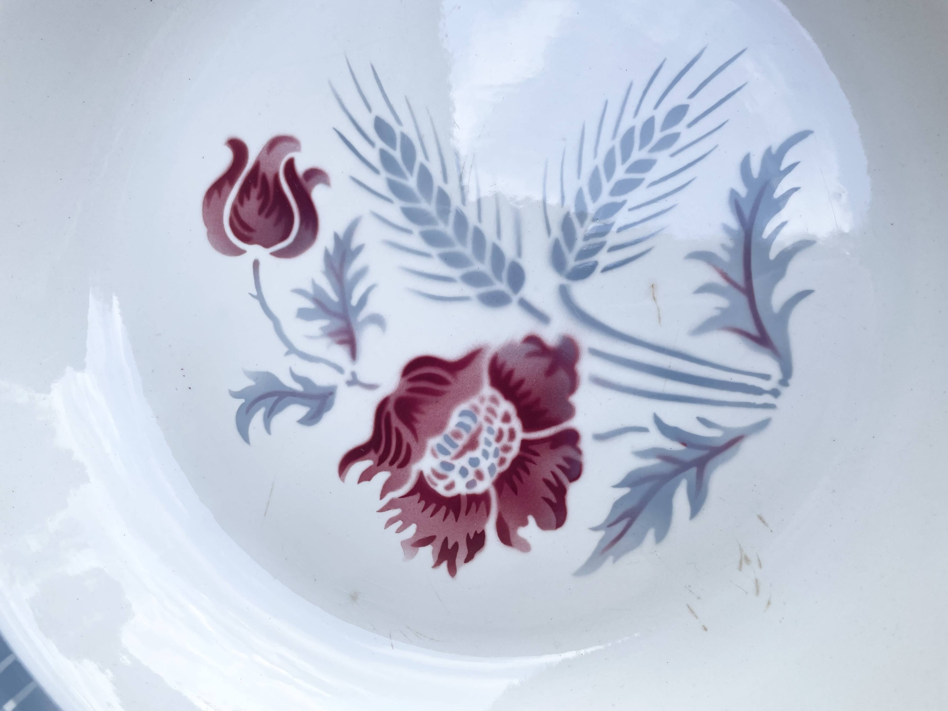 Plat creux Sarreguemines modèle Carole, décor floral et épi de blé