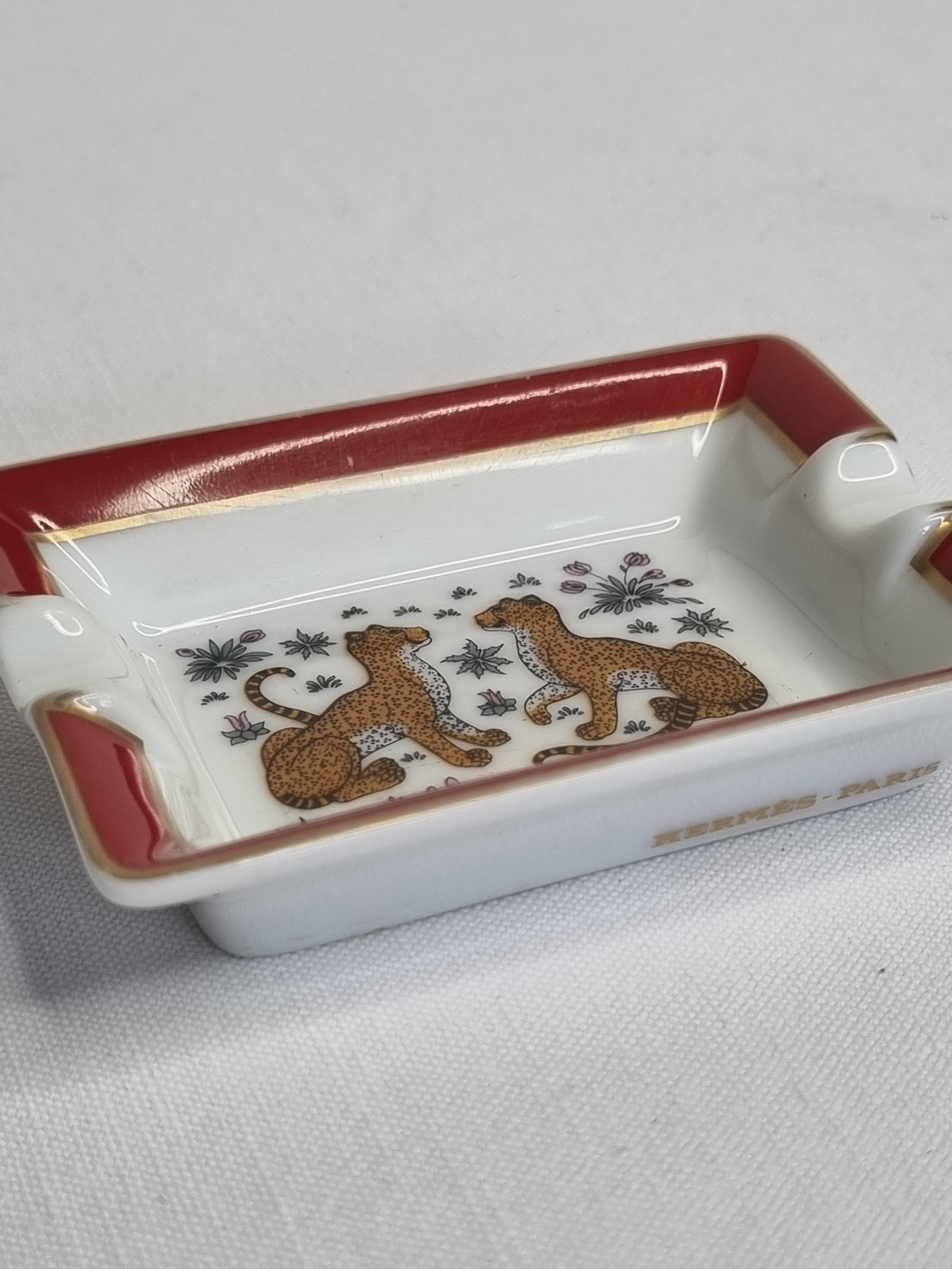 Hermès ashtray decorated with cheetahs, 8 cm