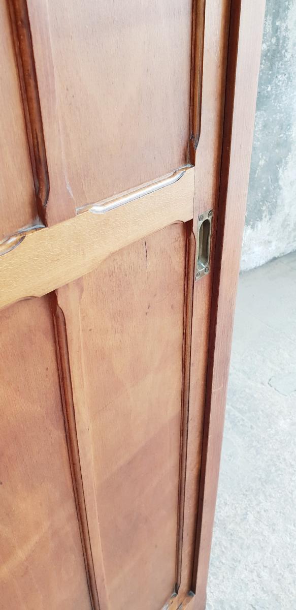 Parisian wardrobe with sliding doors