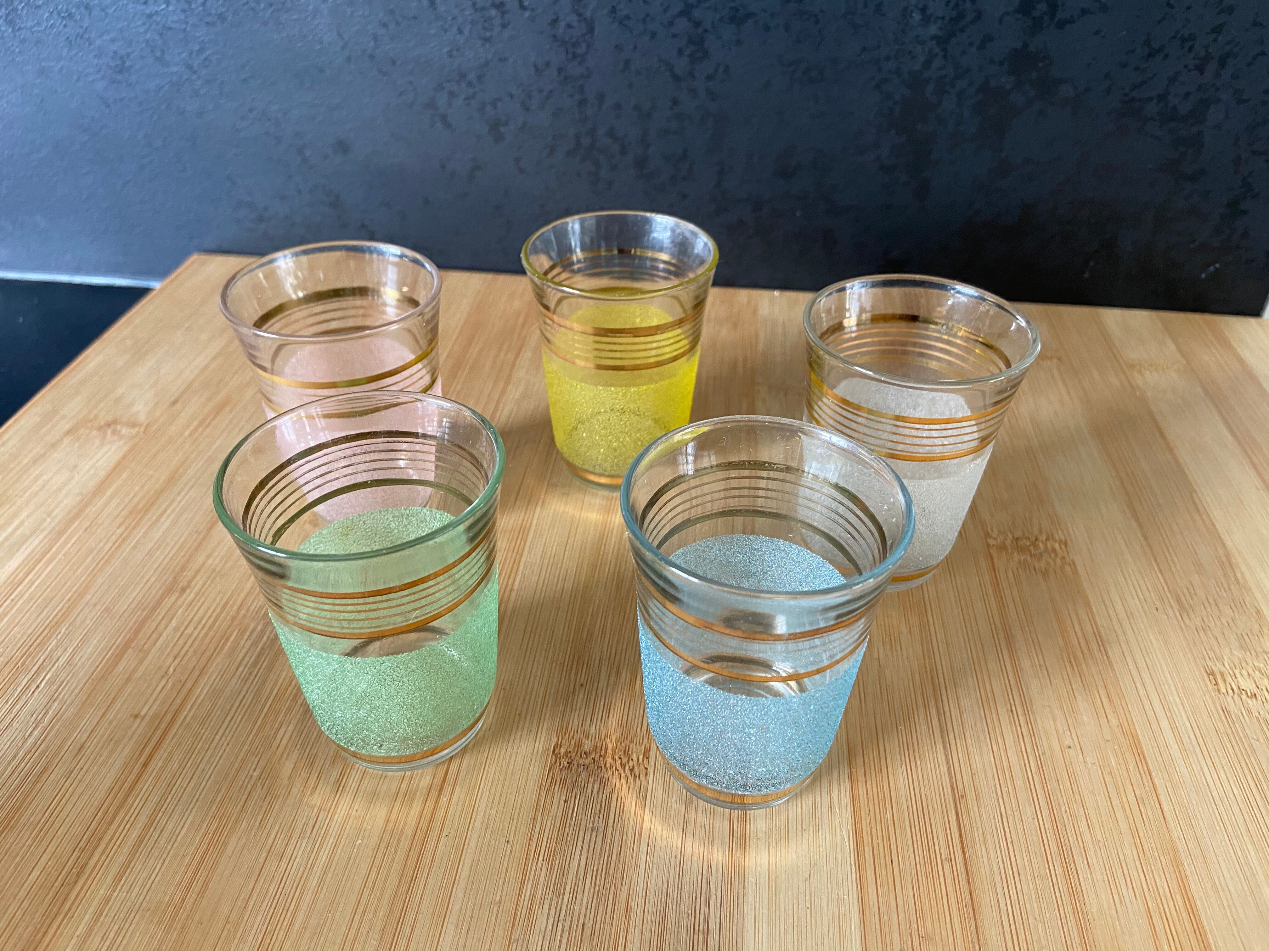 Lot de 5 verres à liqueur coloré