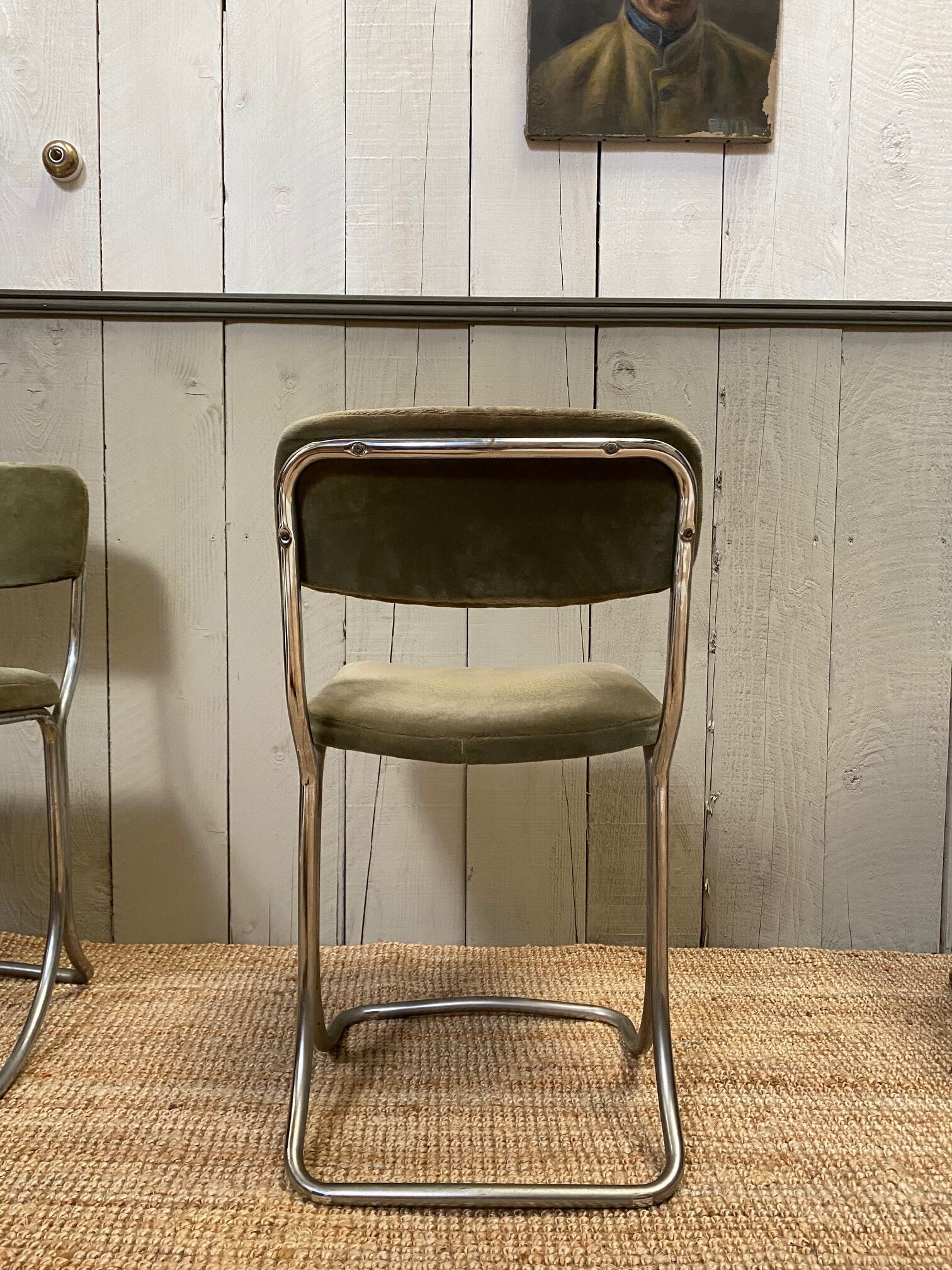 Set of 3 chairs from the 70s in chrome metal and khaki velvet