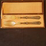 Salad service. Silver filled handle.