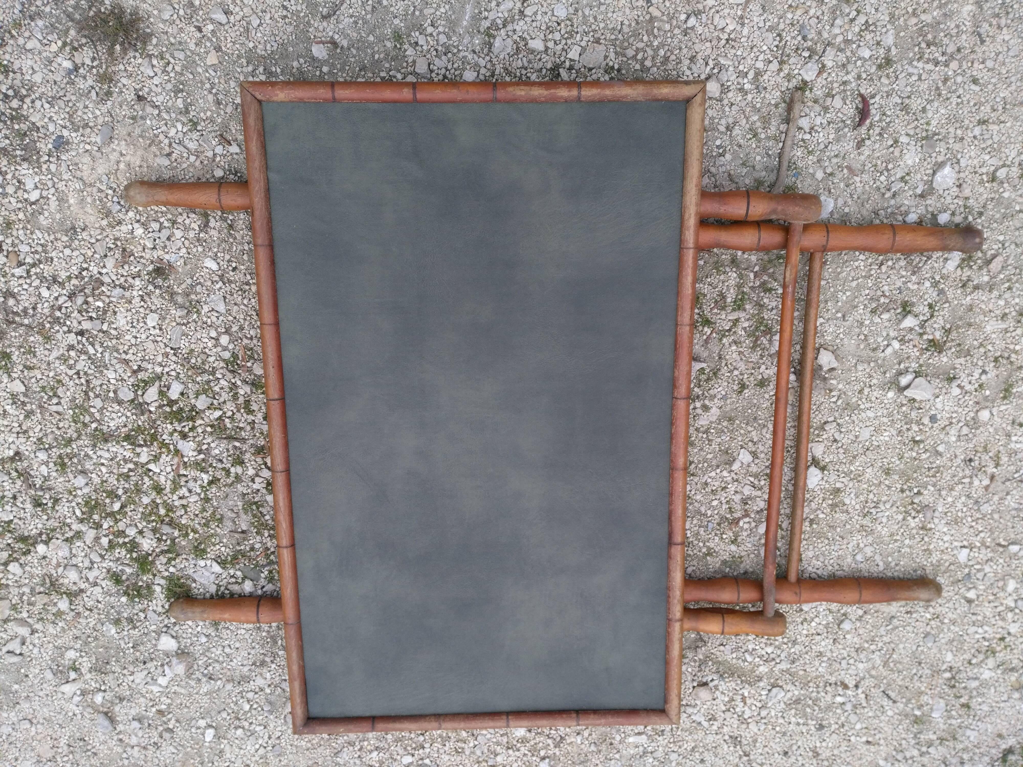 Colonial folding table