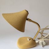 Petite lampe de table laquée beige du milieu du siècle avec abat-jour réglable, années 1950
