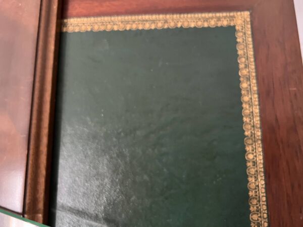 Bureau de style Empire en acajou et placage XXieme siècle