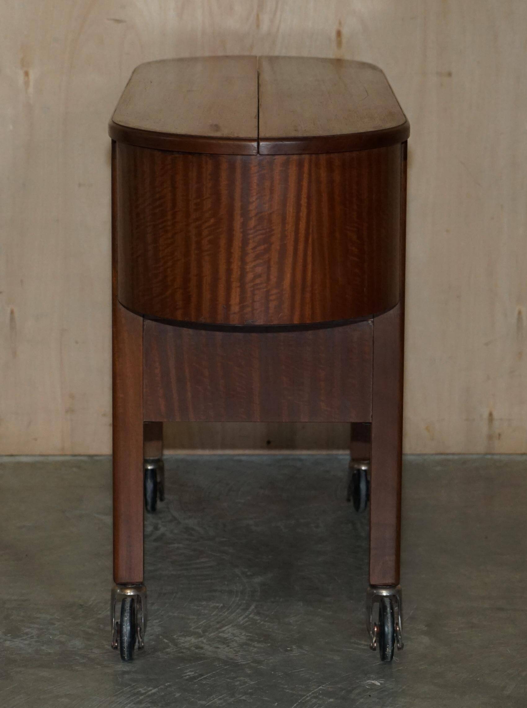 Bar vintage années 1930 sur roulettes