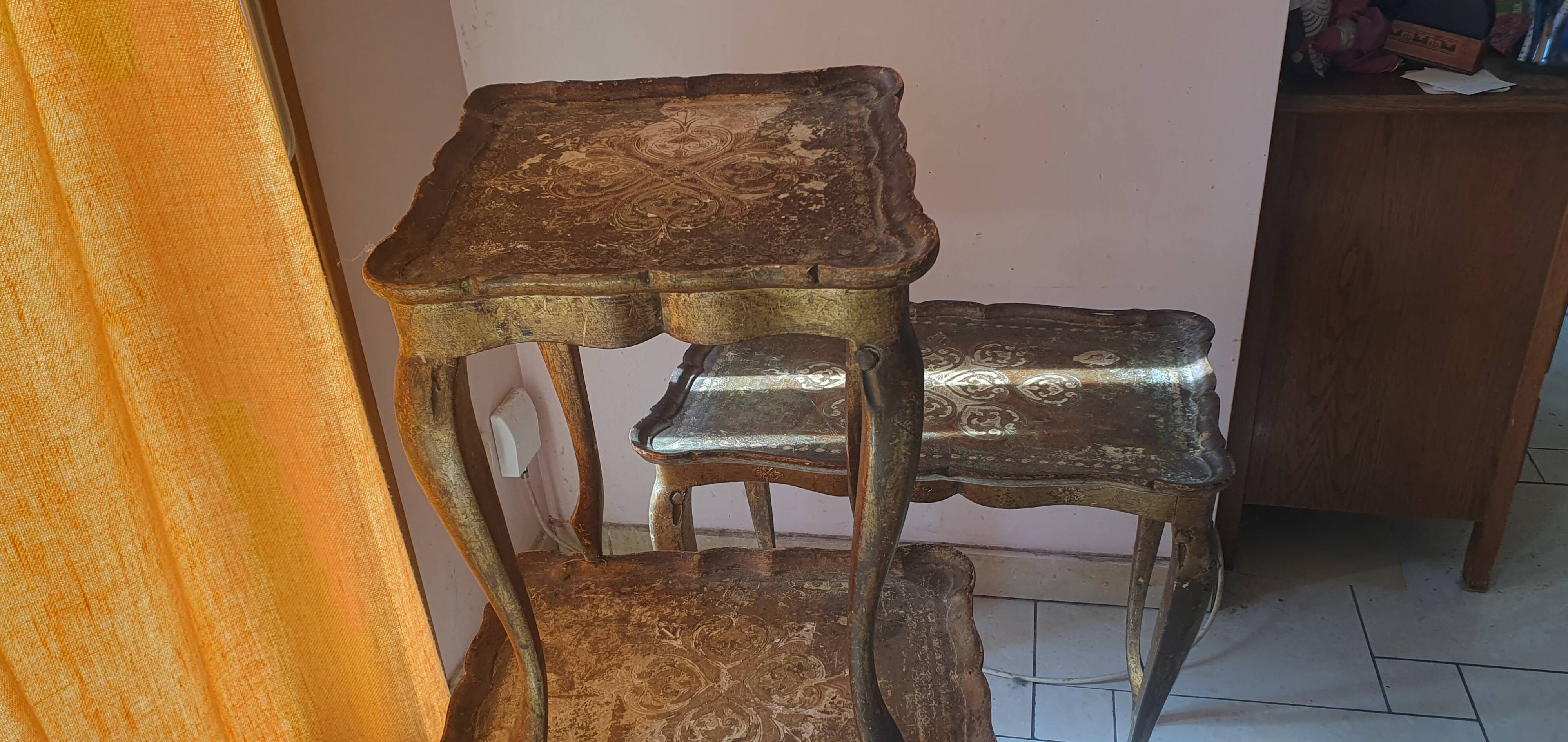 Set of 3 vintage wooden nesting tables