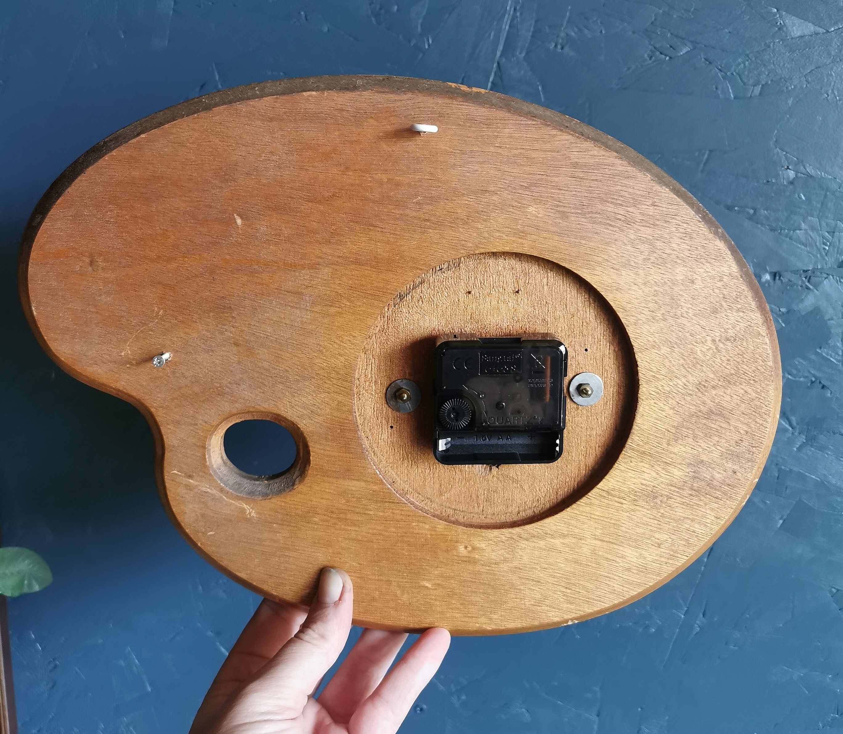 Vintage formica clock silent wall clock painter palette "Jura spruce"