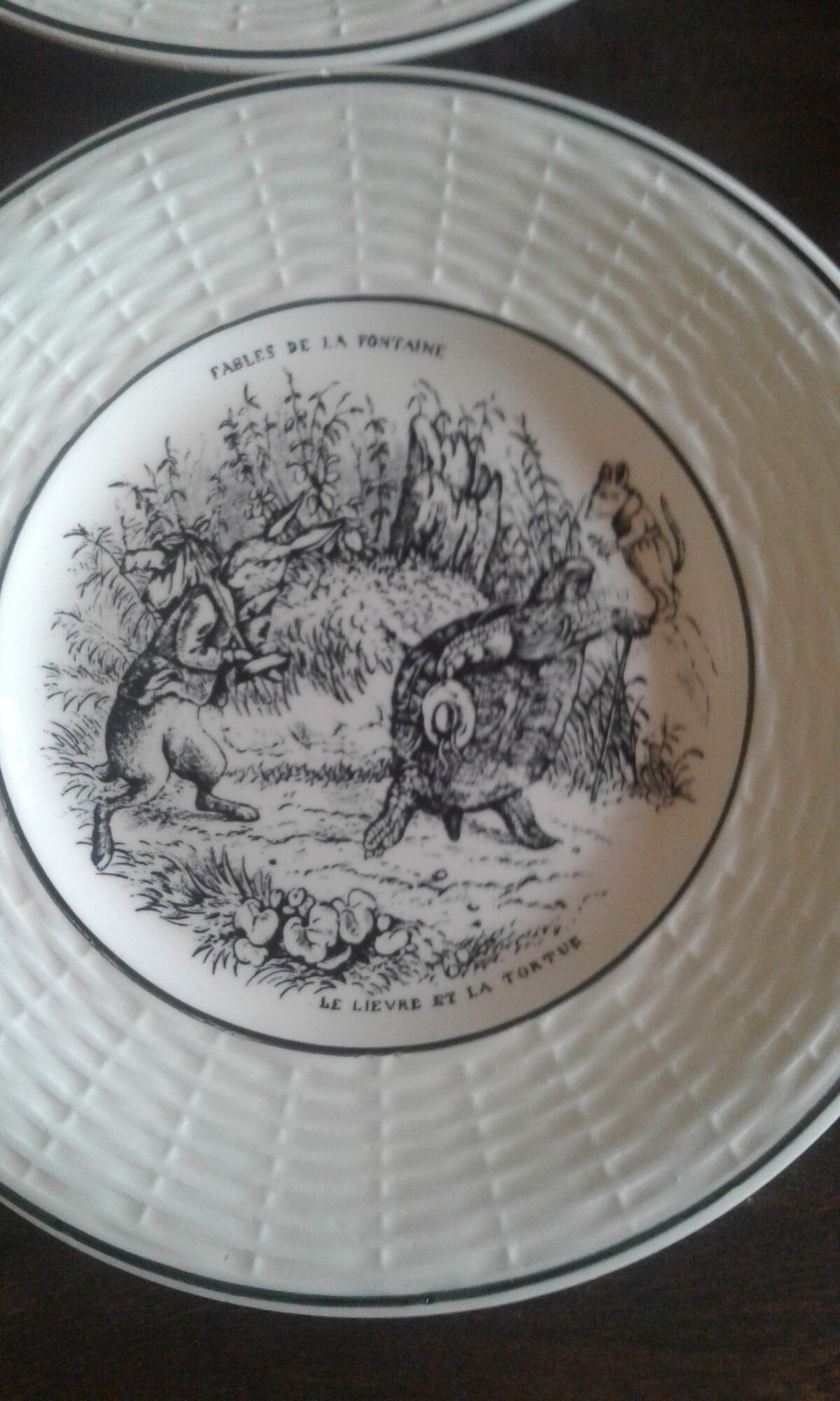 Six plates for dessert Fables de la Fontaine Digoin Sarreguemines