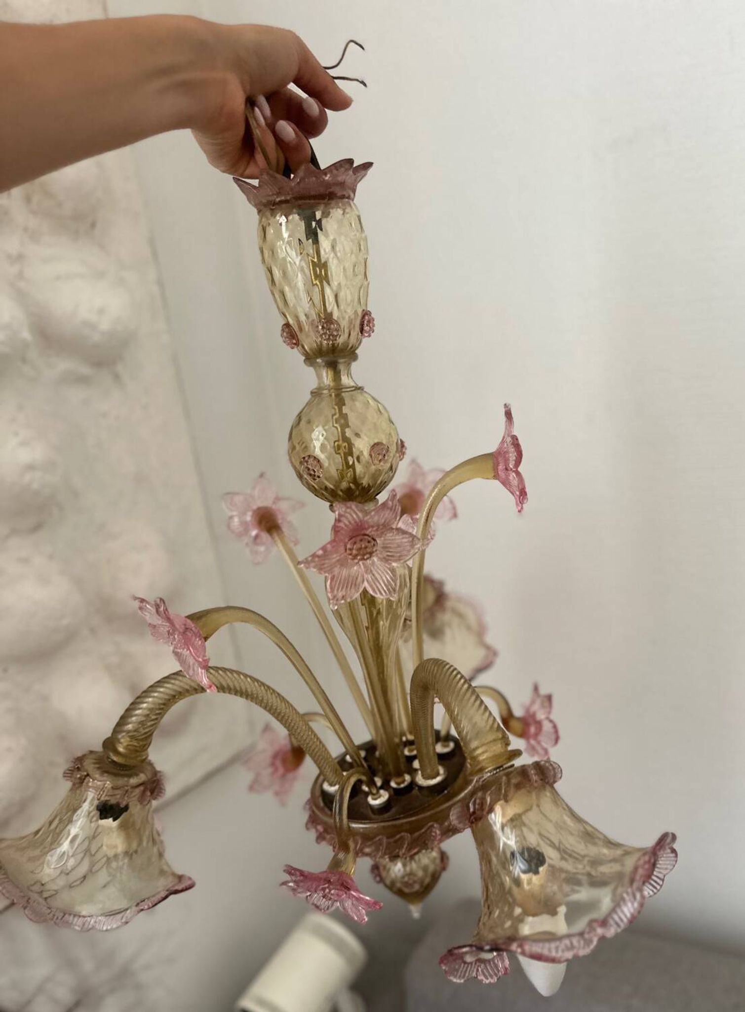 Murano glass chandelier Venetian flowers, circa 1950/1970 pink yellow