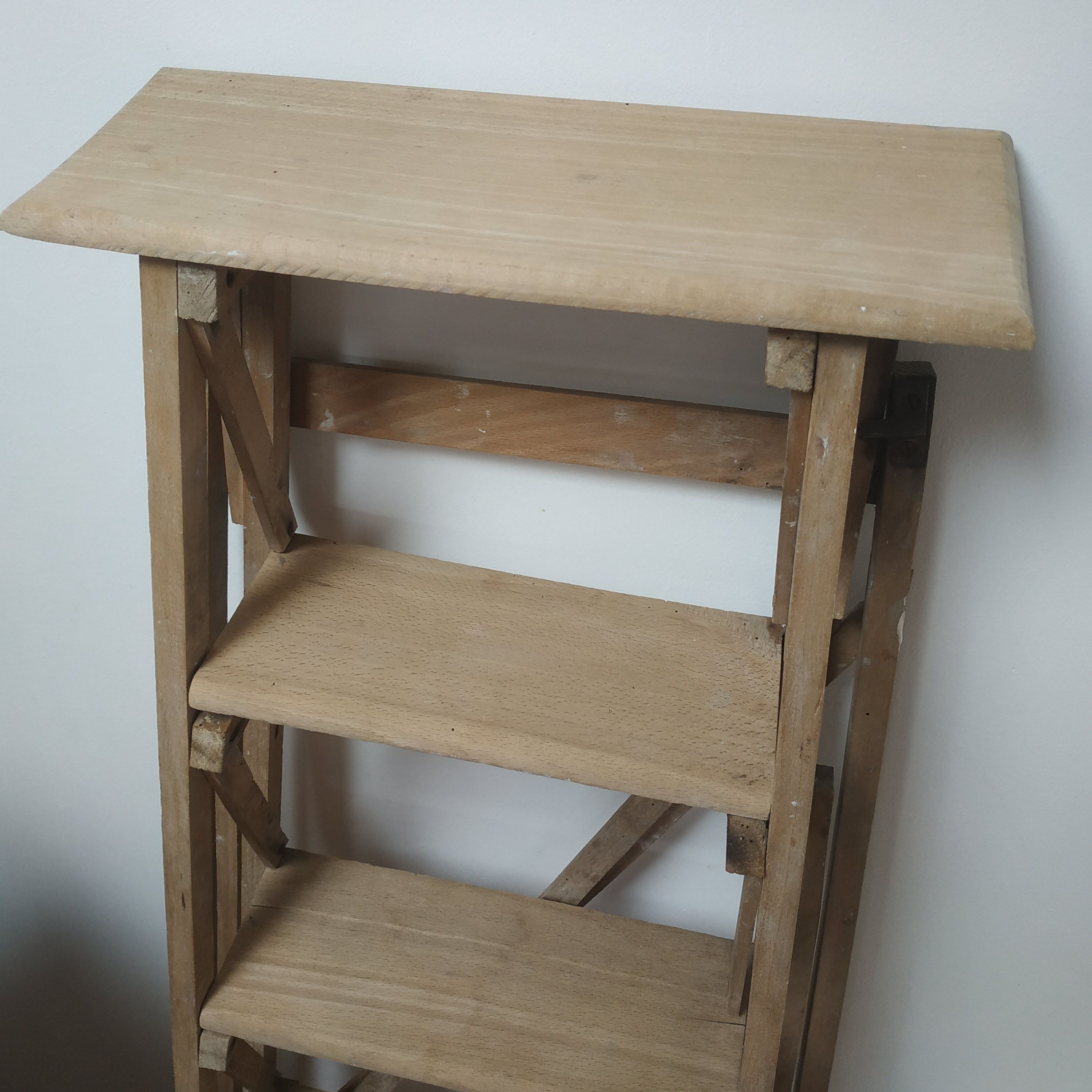 Painter's stepladder