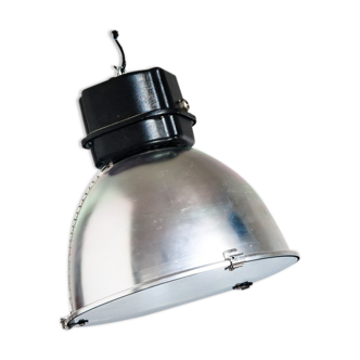 Industrial aluminum pendant light. Modified for E-27 bulb.
