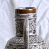 Large 19th century (1840) barbotine carafe / vase with prow head