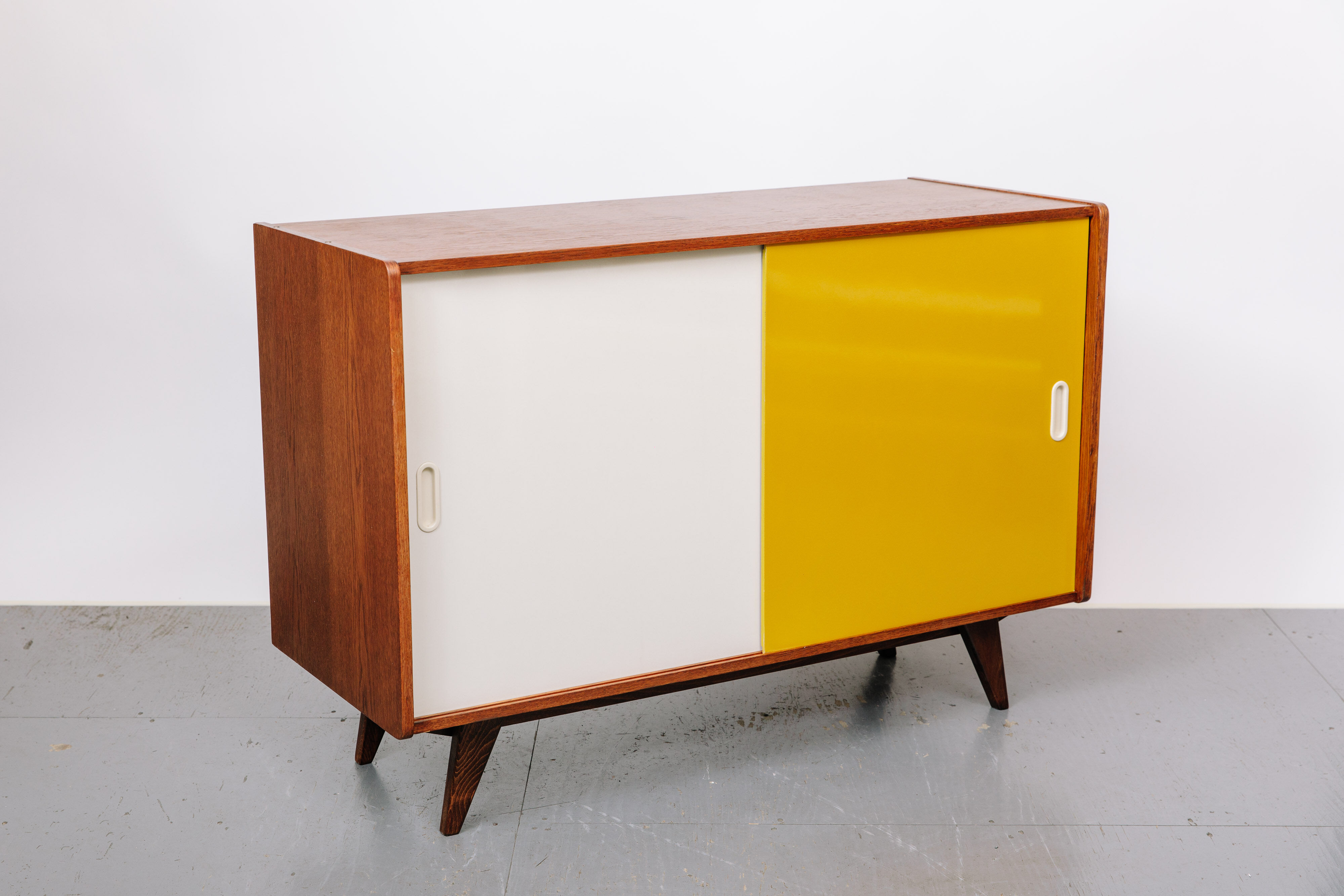 Buffet U-452 de Jiri Jiroutek 1960