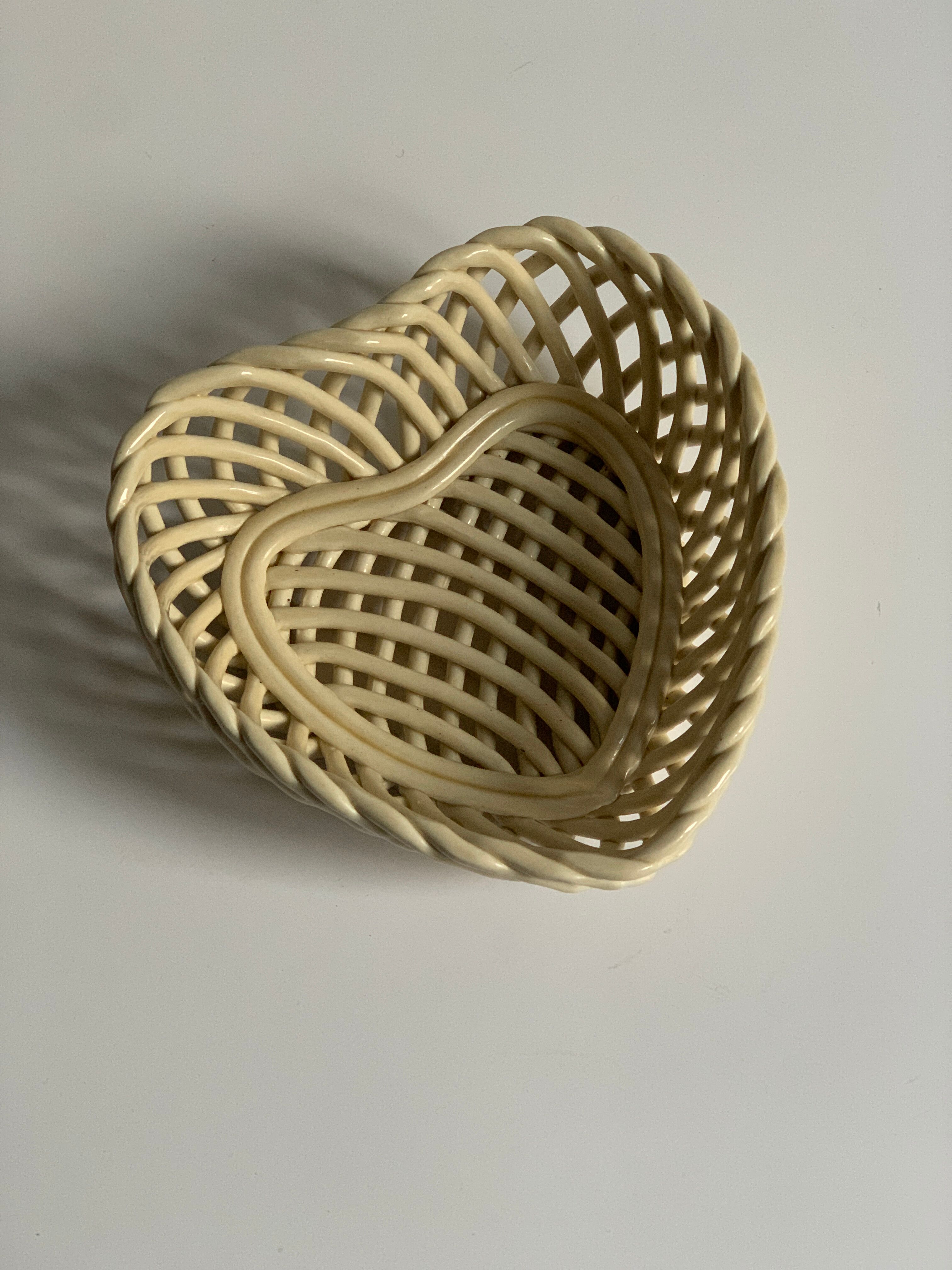 Empty ceramic pocket