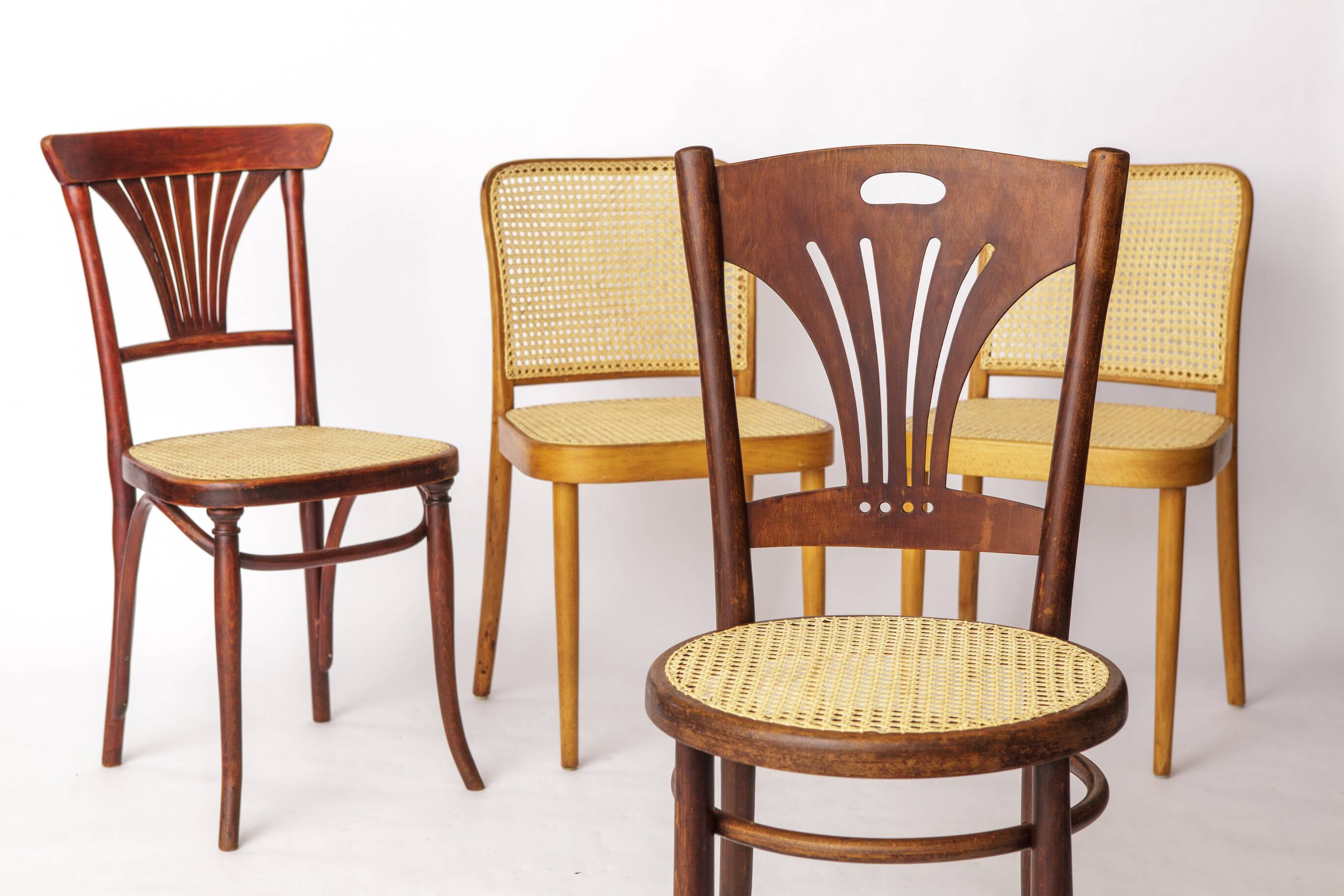 Set of 4 Restored Viennese Café Chairs – Early 20th Century, Hand-Caned Sea