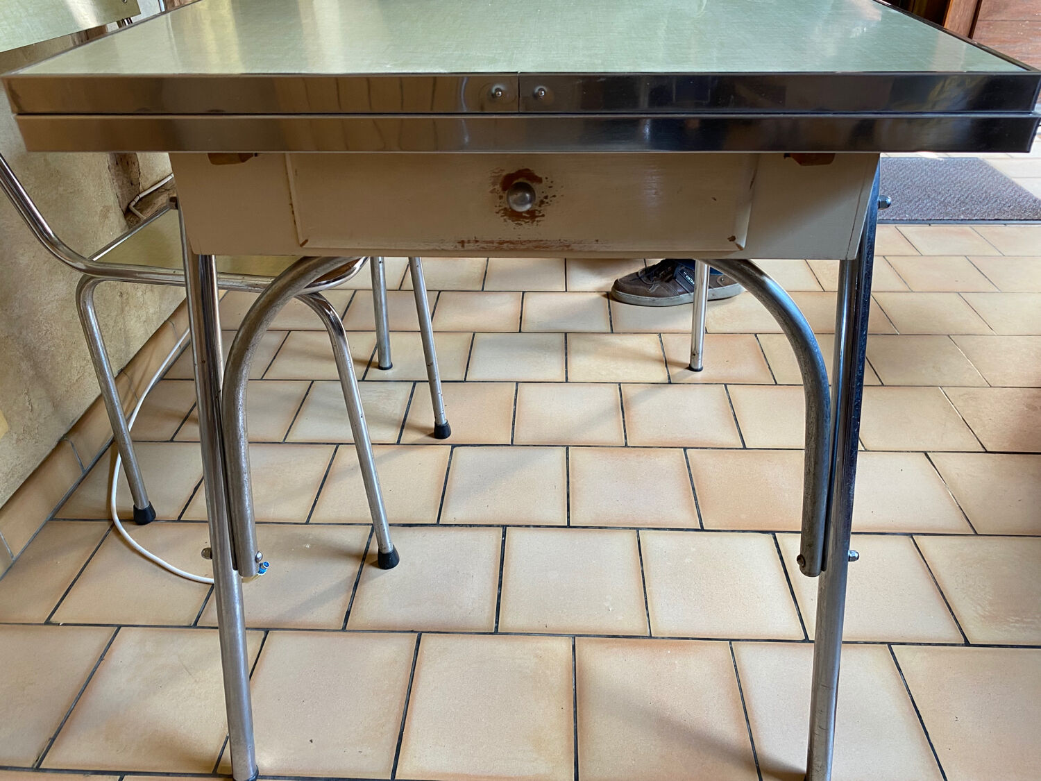 Table and chairs set in formica year 50