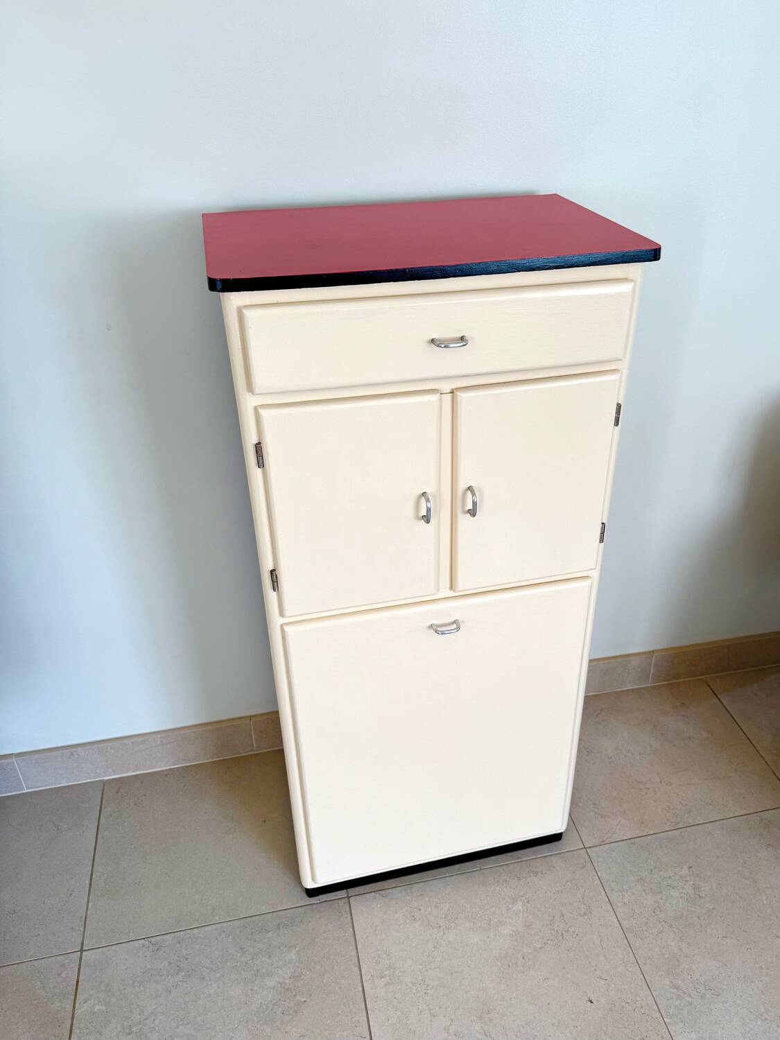 Vintage 60s furniture for kitchen or bathroom.