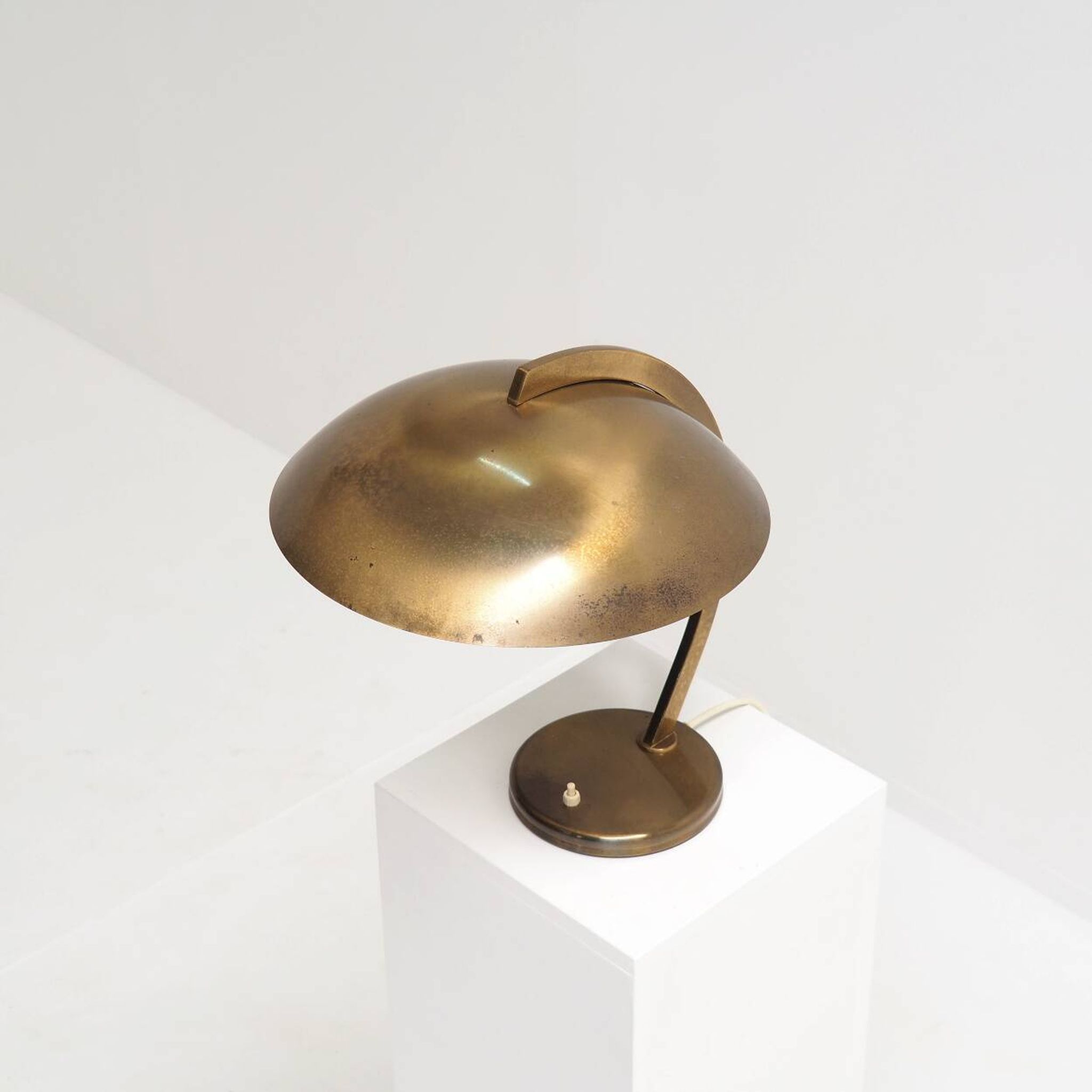 Lampe de bureau ou de table élégante des années 1950