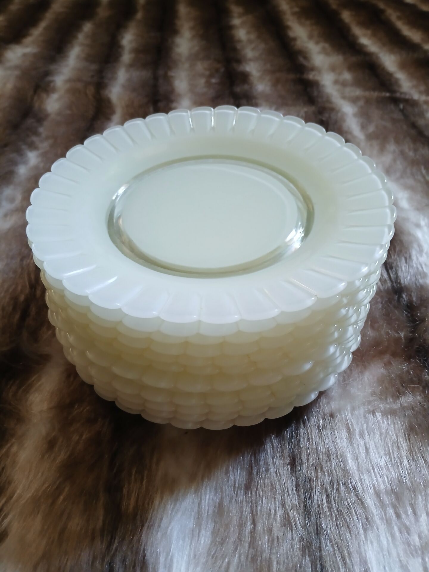 12 vintage Duralex dessert plates