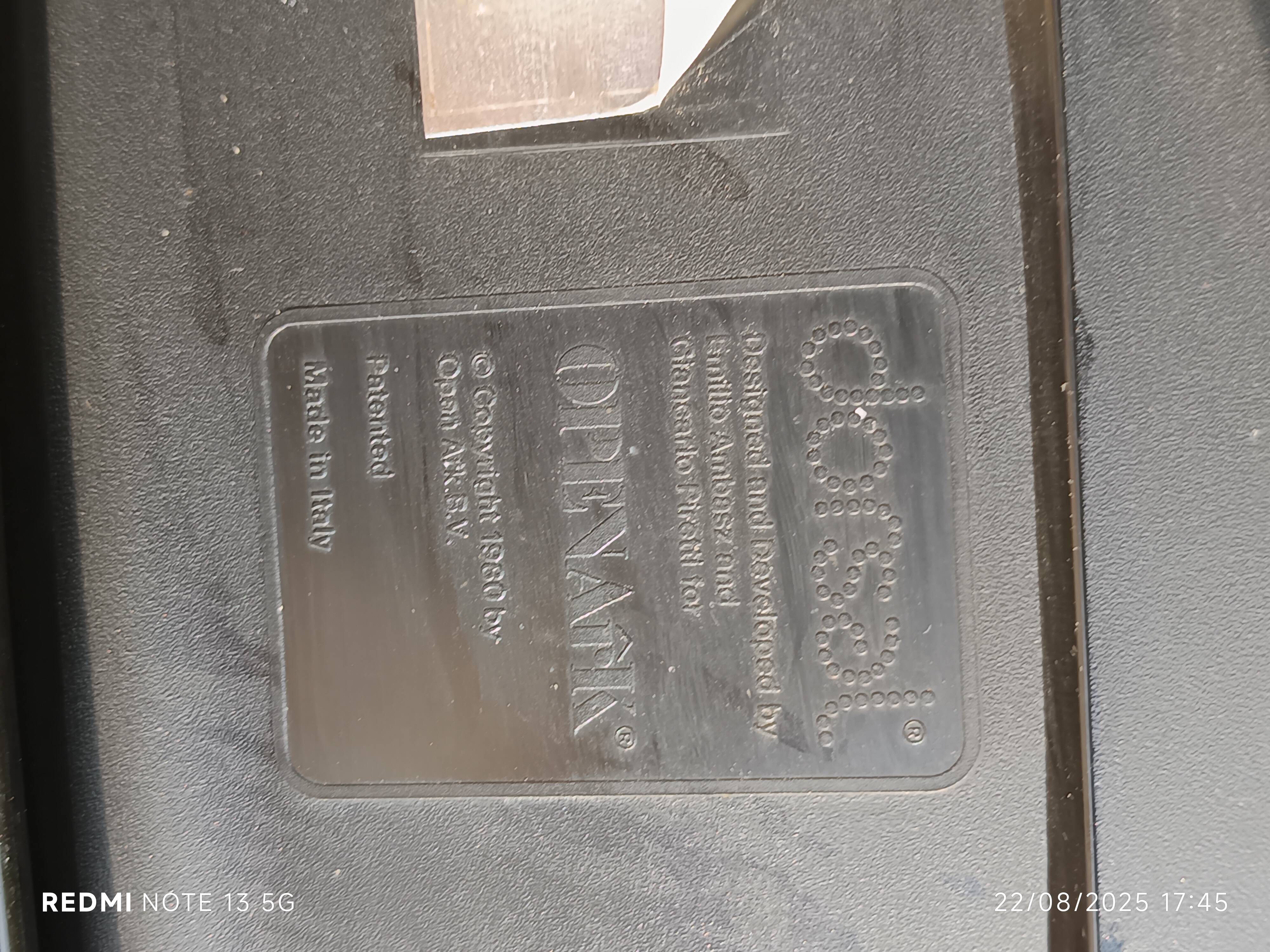 University chair tablet Dorsal Emilio Ambasz Giancarlo Piretti 1990