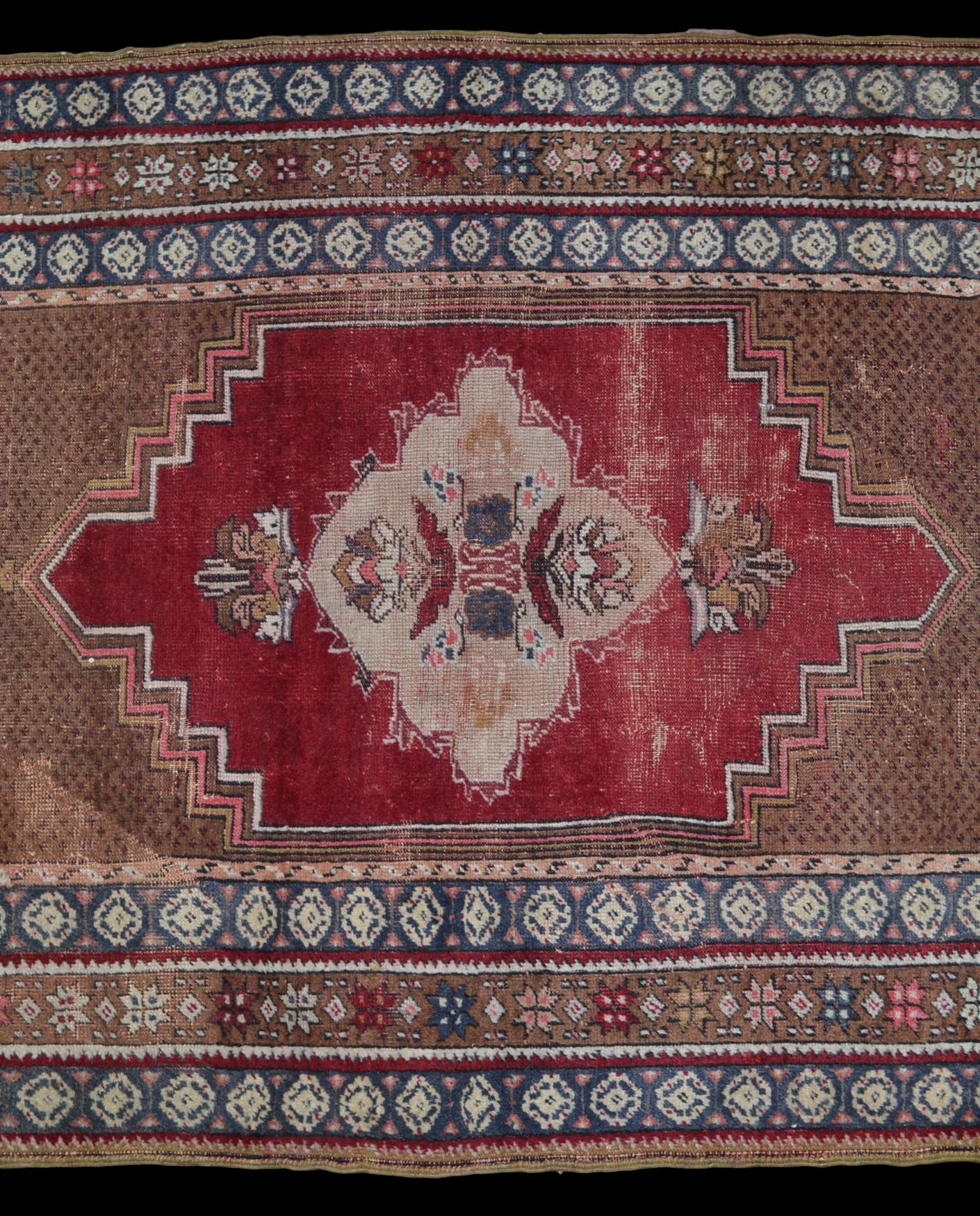 Kiz-bergama nuptial carpet, Anatolia, Turkey, 108 cm x 163 cm, circa 1920