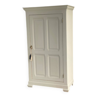 Wardrobe cupboard
