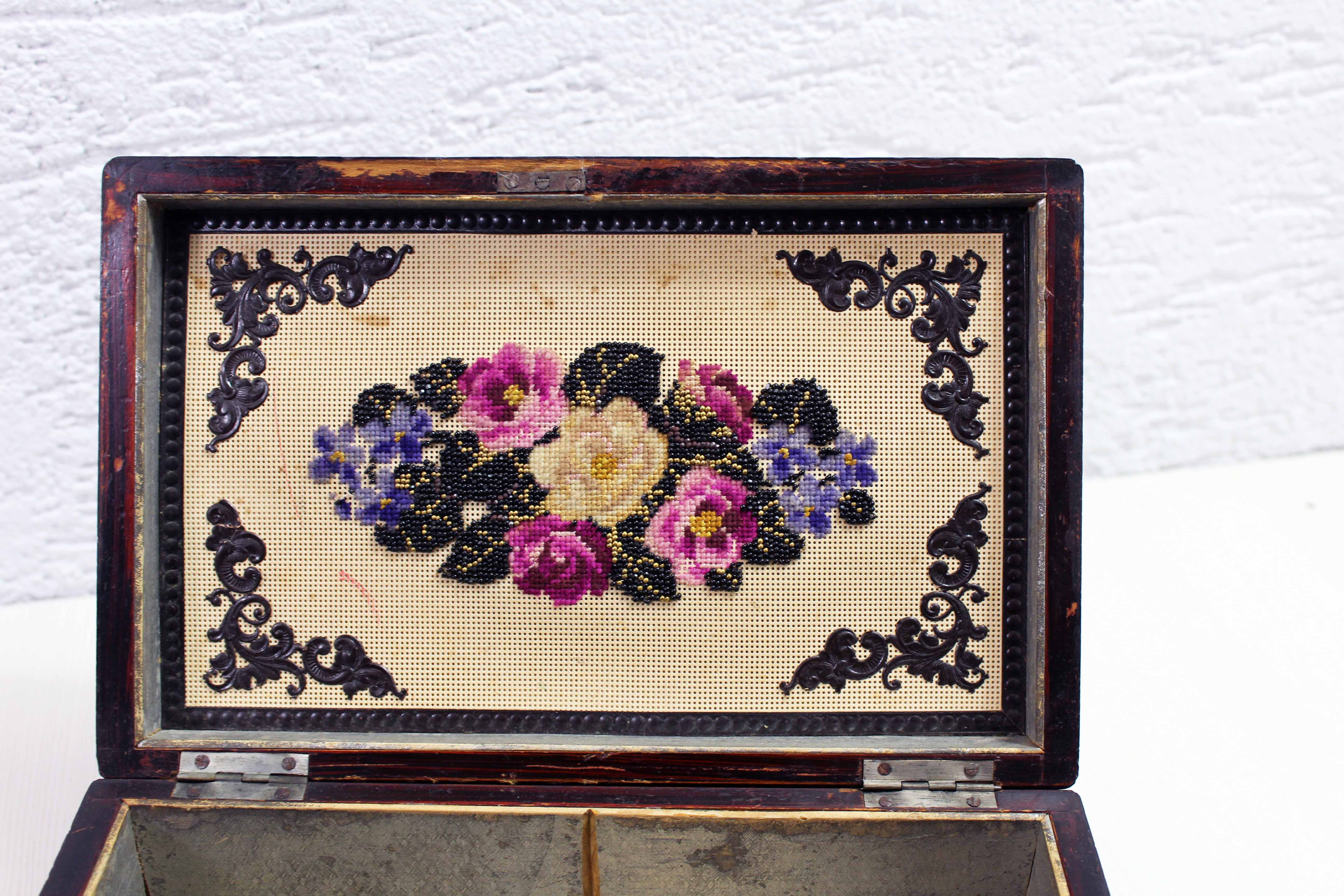 Wooden and mother-of-pearl cigar box