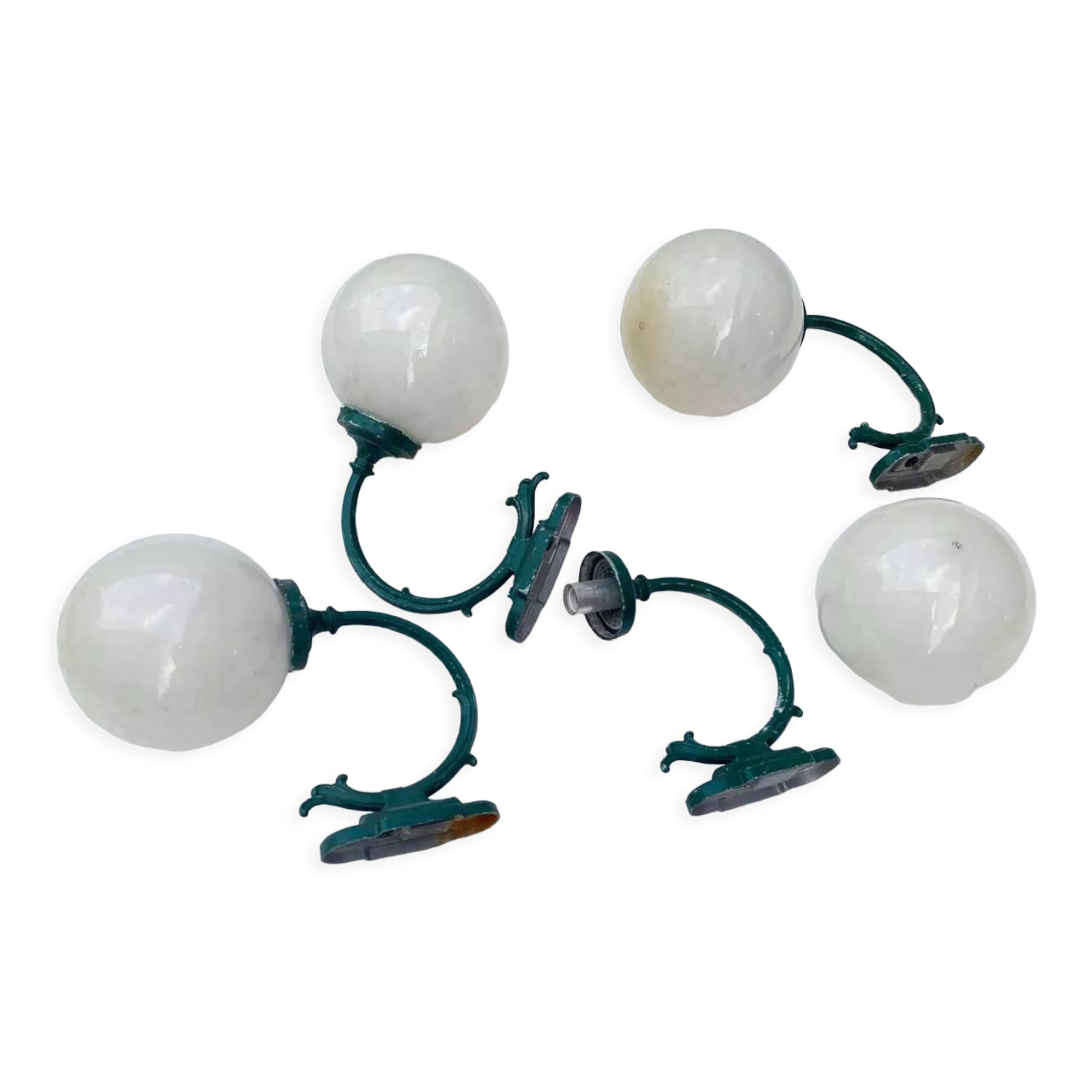 Outdoor wall lamp in cast alluminium, with plastic ball