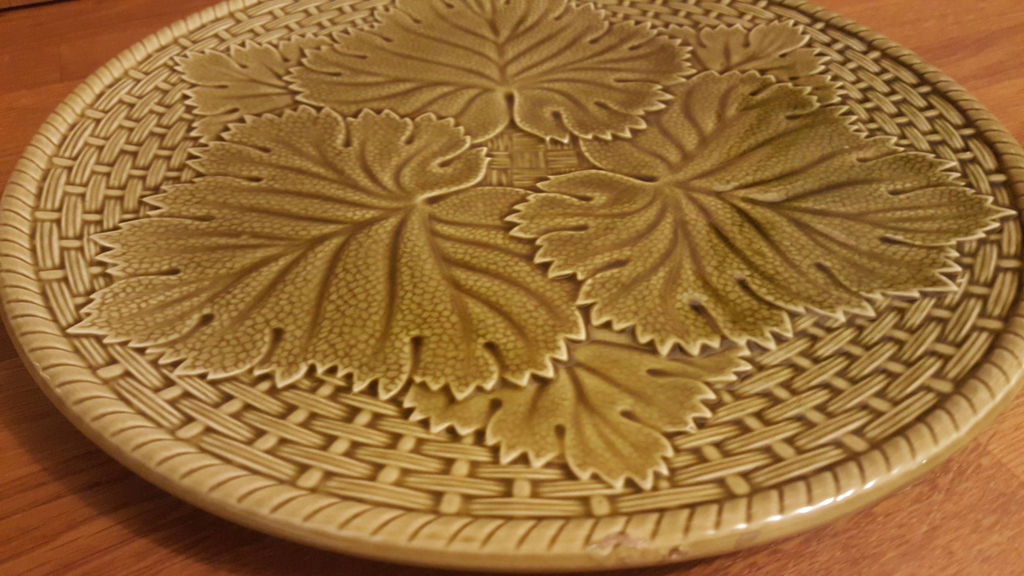 Gien Barbotine earthenware pie dish