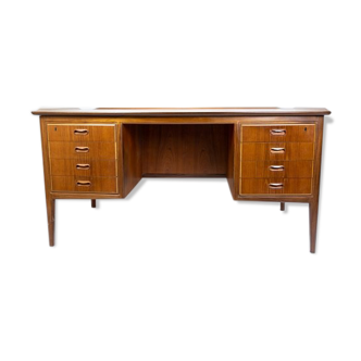 Desk in teak of danish design from the 1960s