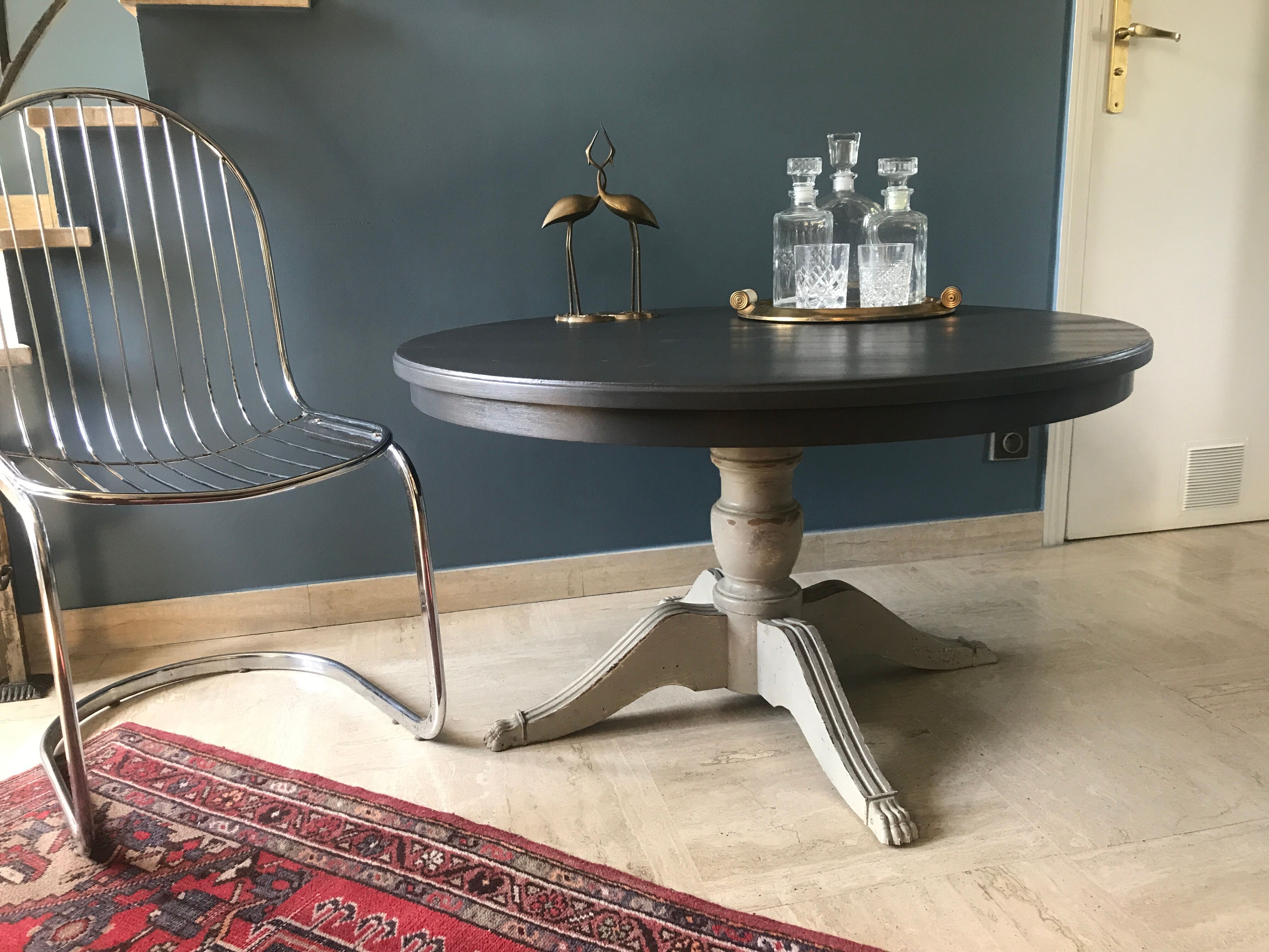 Old round dining table transformable central foot